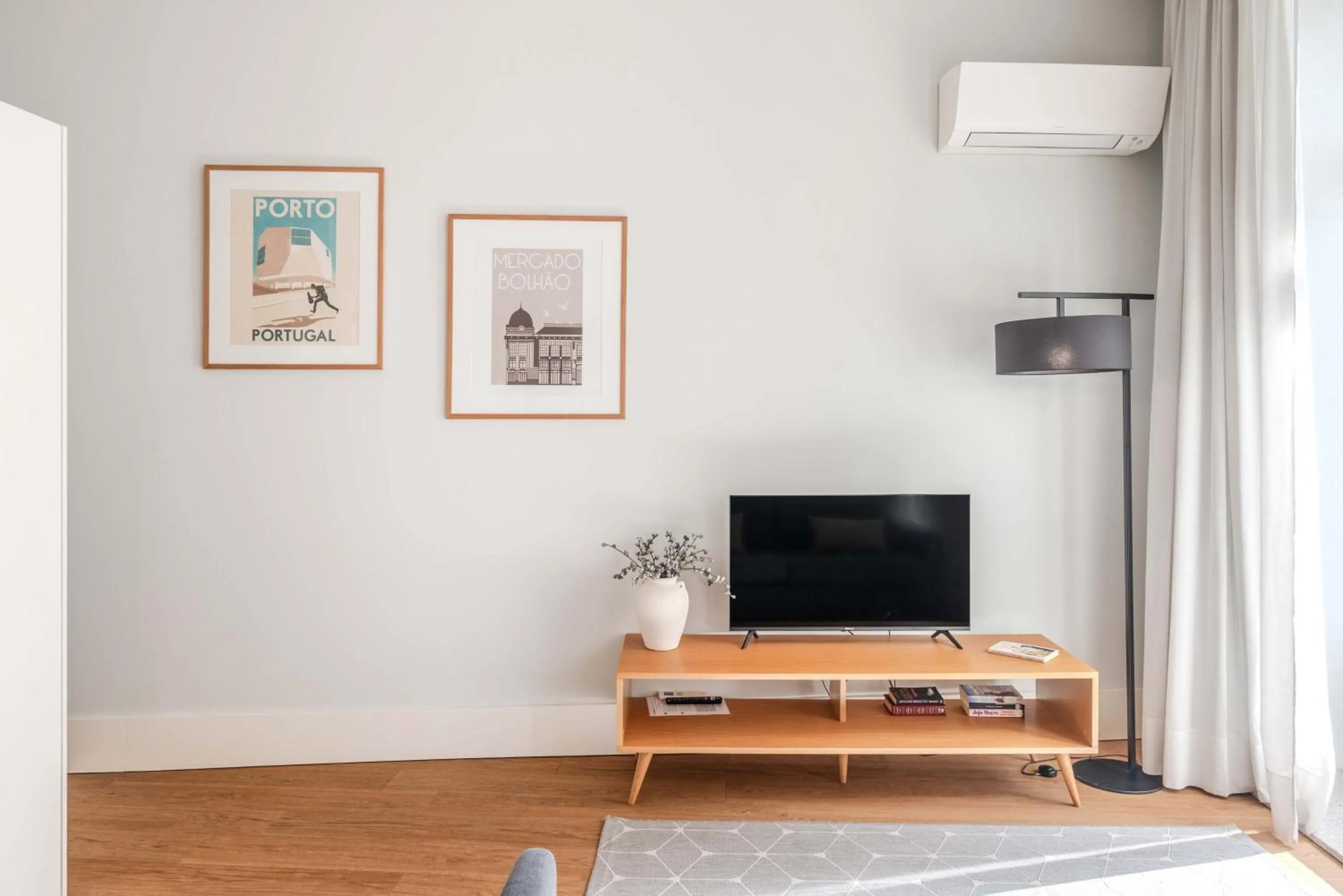 TV and multimedia in Uma Formosa Apartments