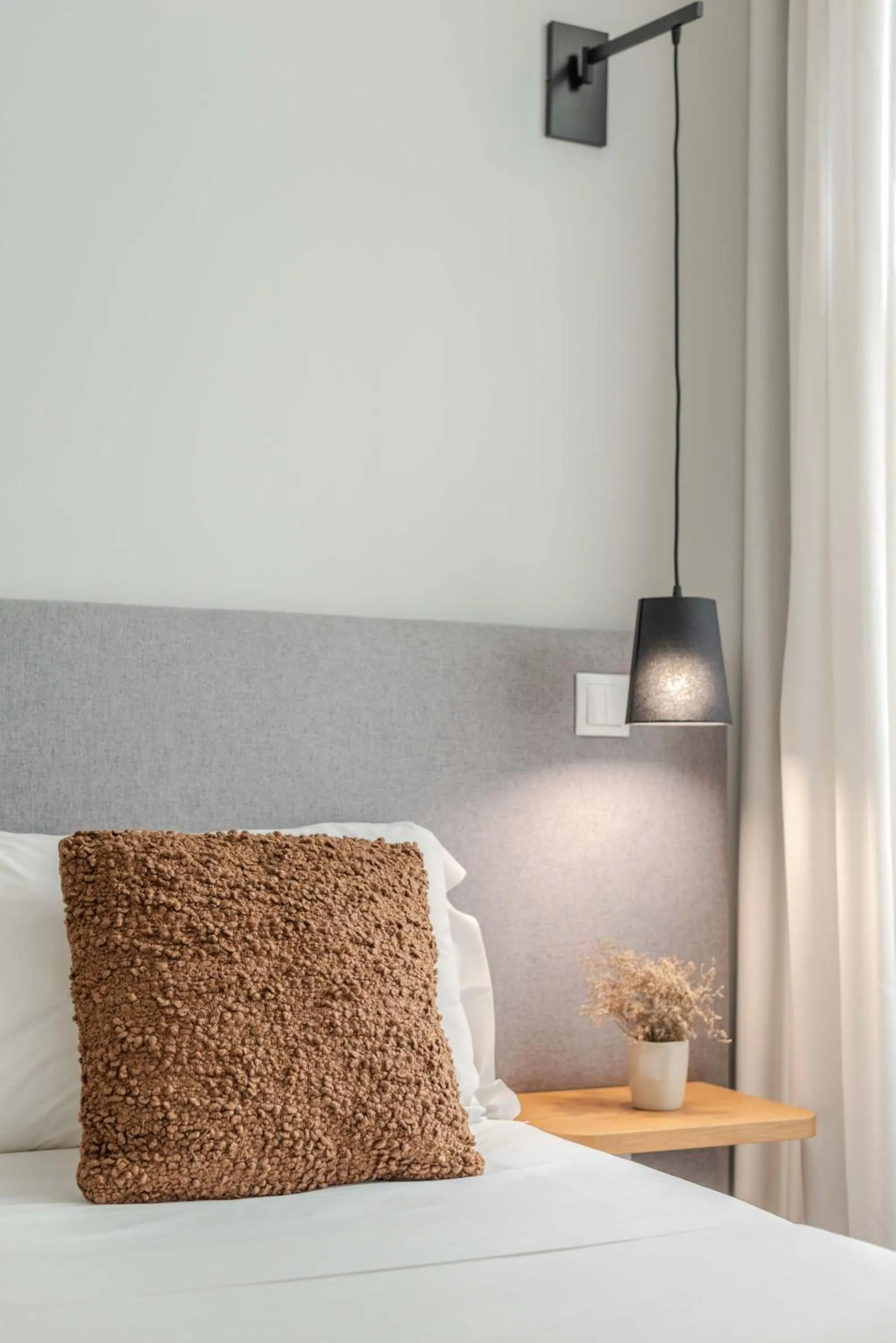 Decorative detail, Bed in Uma Formosa Apartments