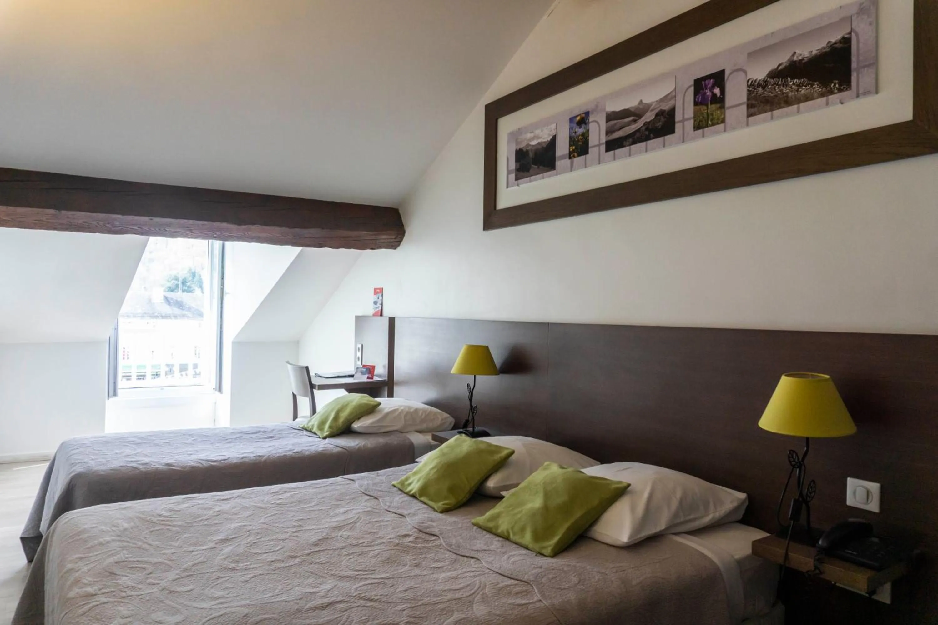 Bed in Hôtel d'Ossau