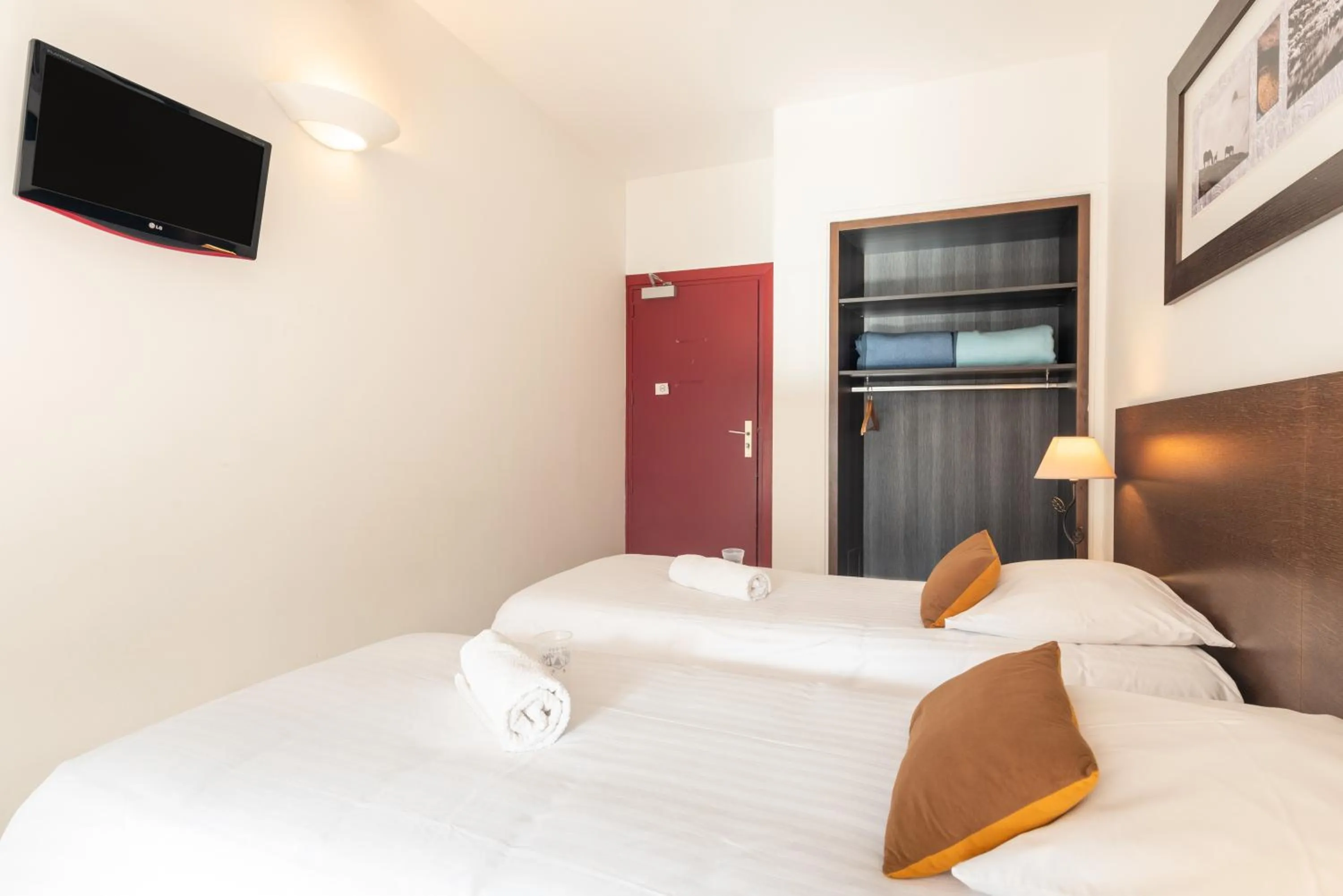 Bed in Hôtel d'Ossau