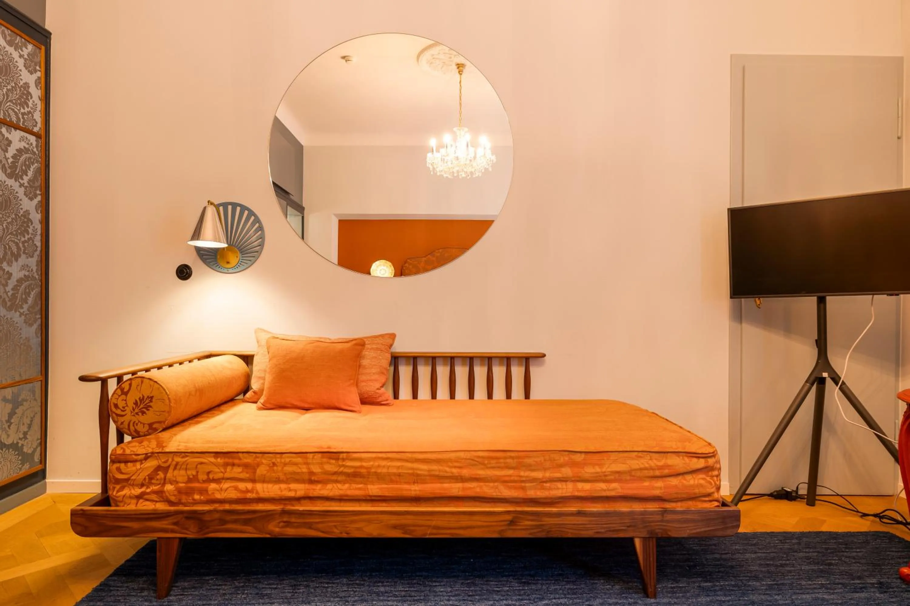 Property building, Bed in Hotel Europe