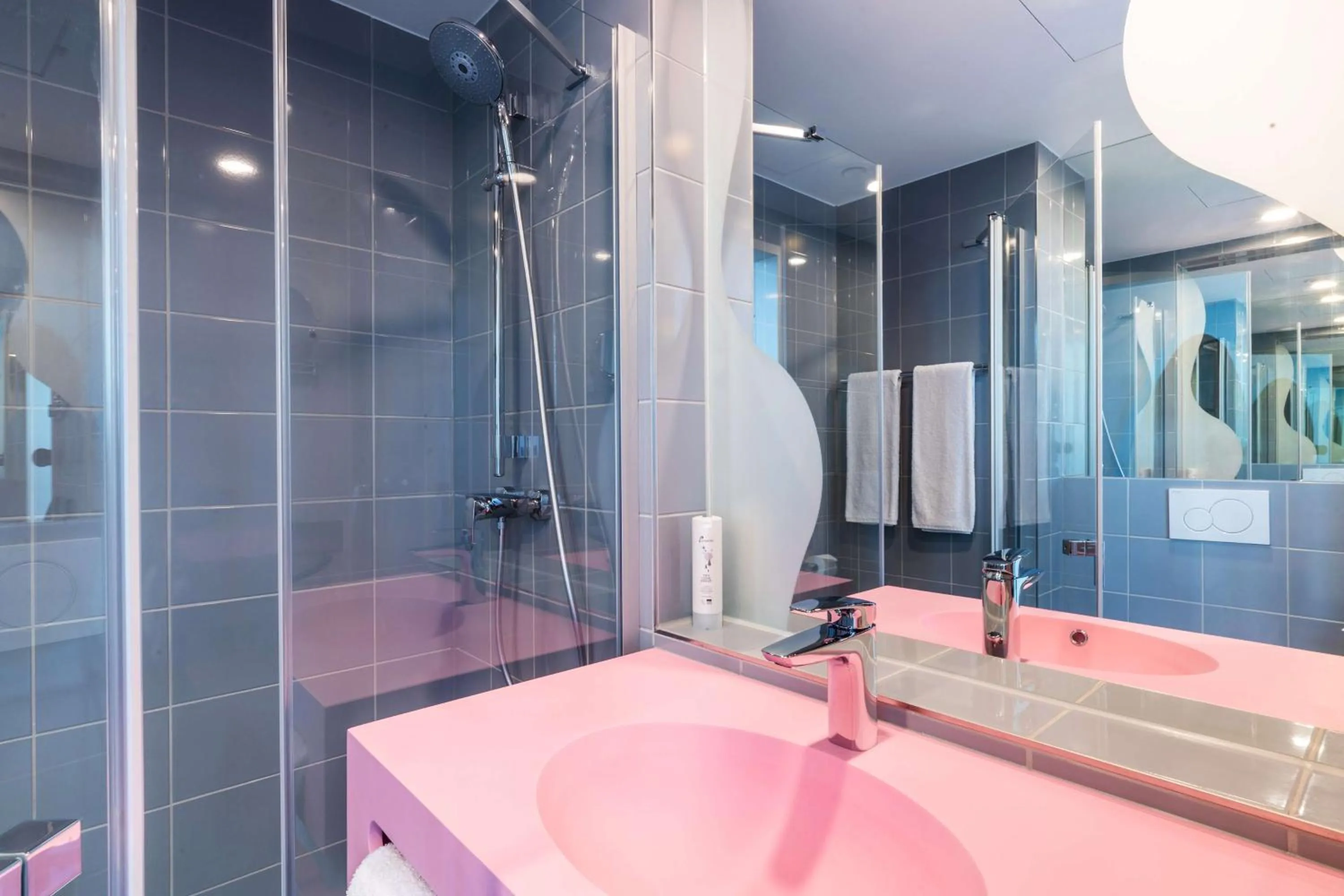 Bathroom in Prize by Radisson, Rostock City