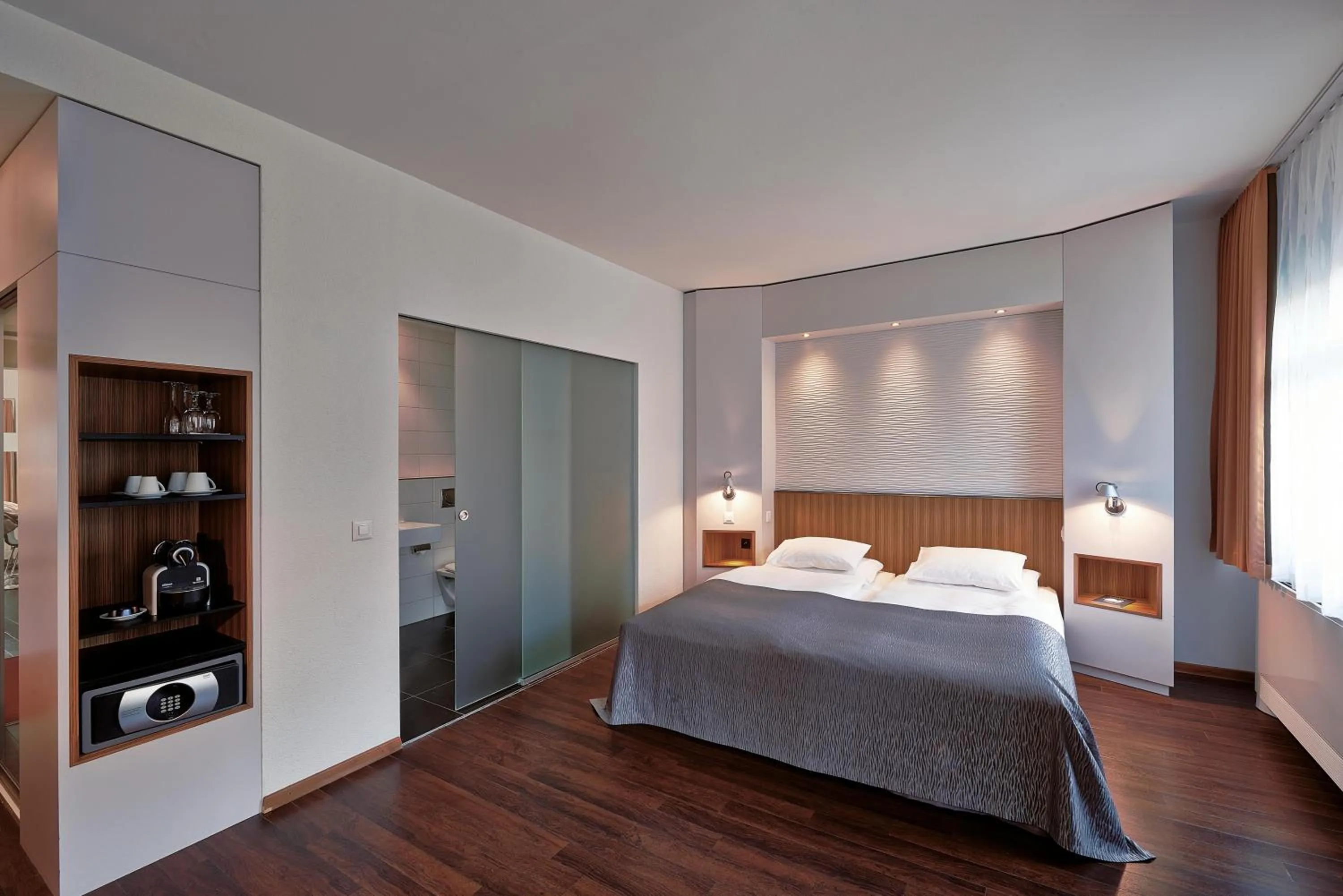 TV and multimedia, Bed in Sorell Hotel Rütli Niederdorf Zürich