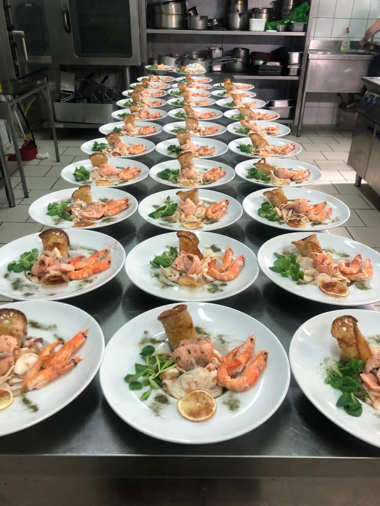 kitchen in HOTEL QUADRIFOGLIO