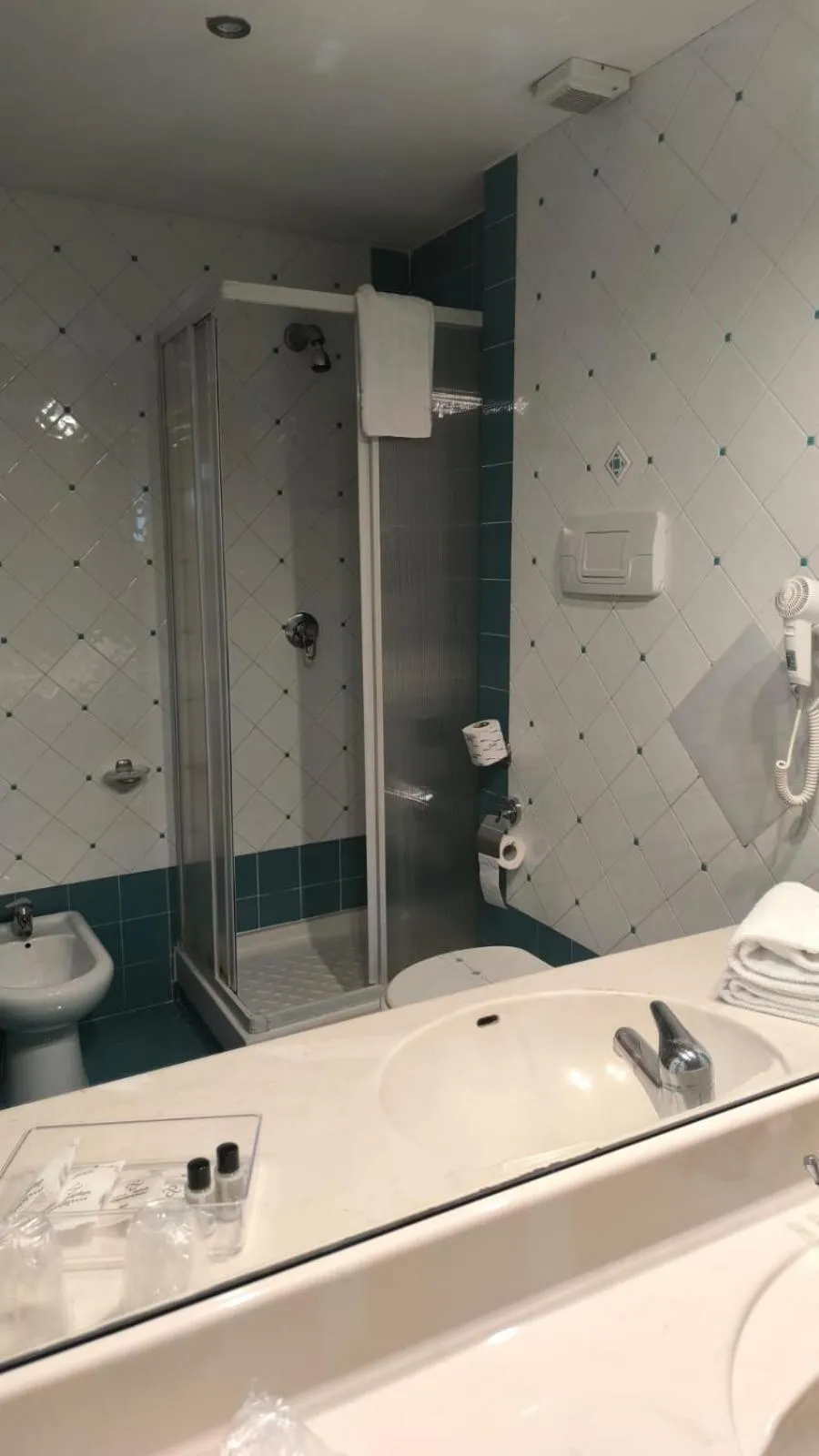 Shower in HOTEL QUADRIFOGLIO