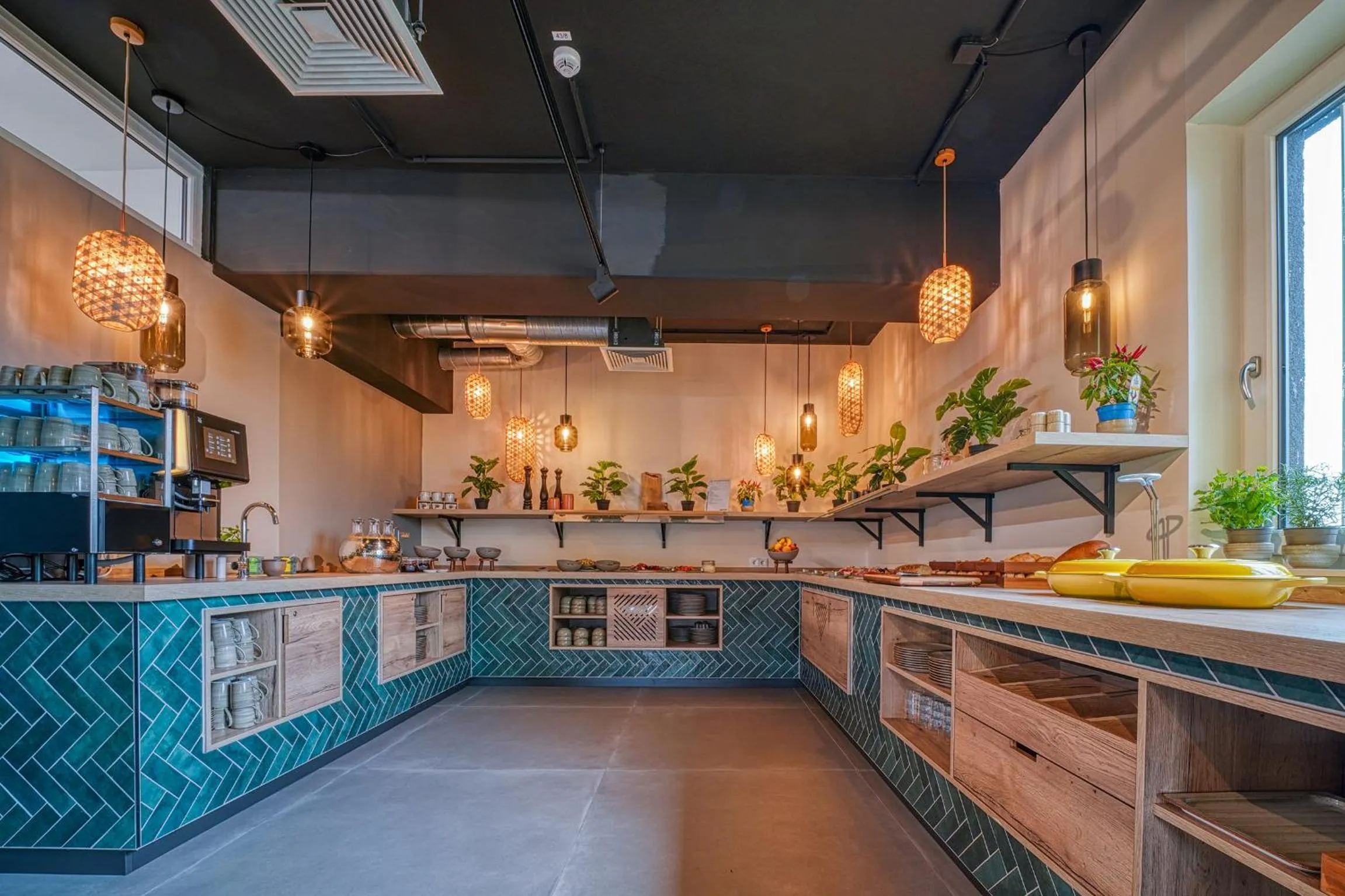 Buffet breakfast in NinetyNine Augsburg