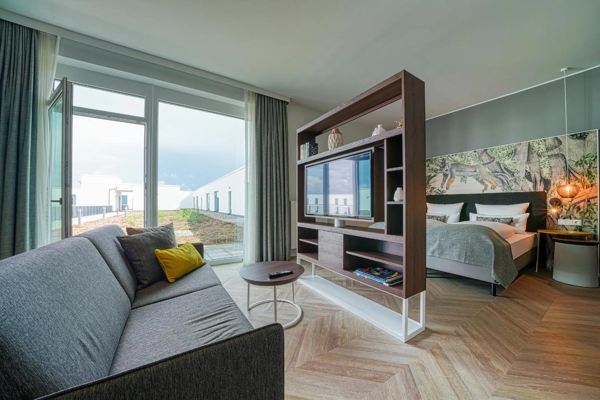 Photo of the whole room, Bed in NinetyNine Augsburg