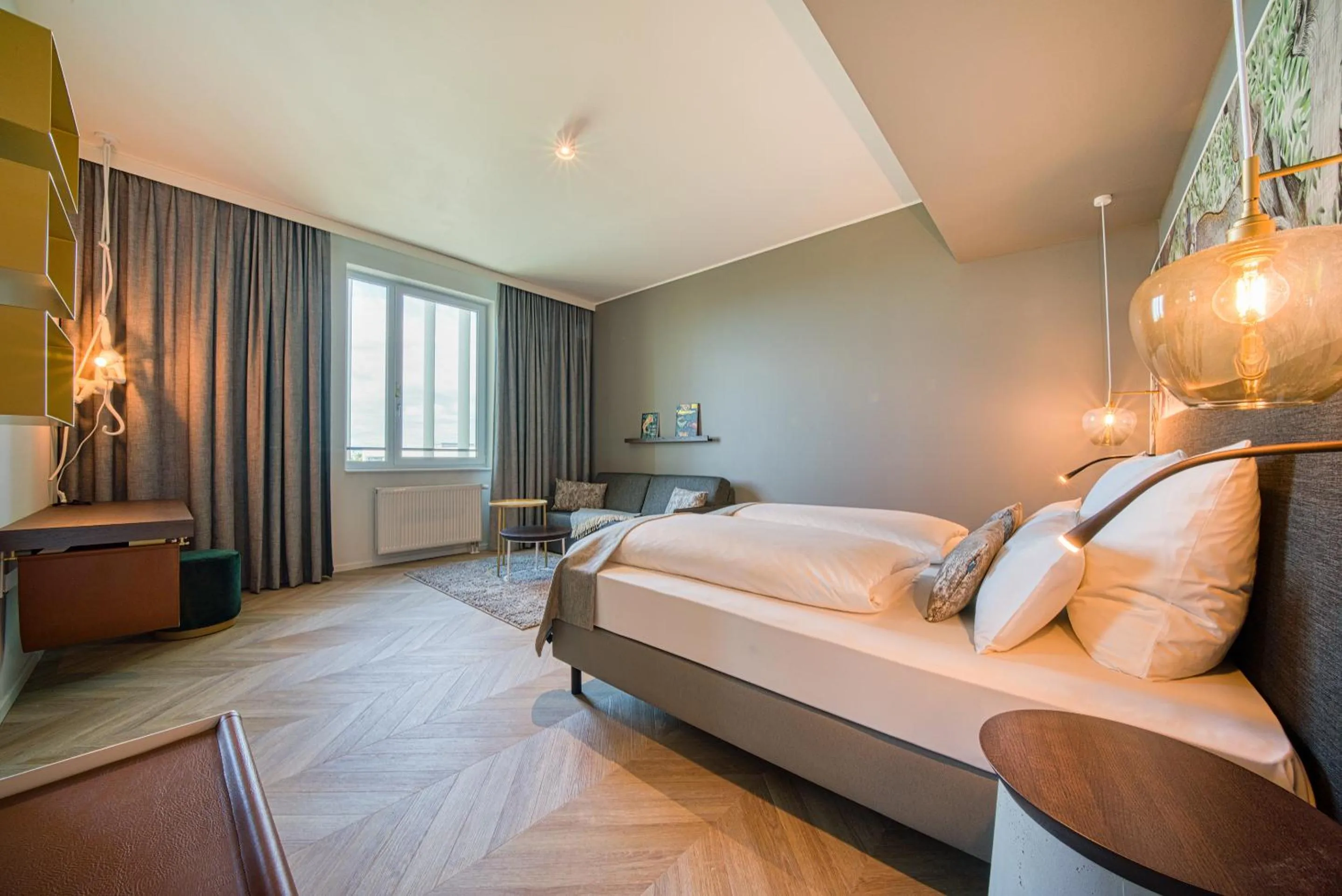 Photo of the whole room, Bed in NinetyNine Augsburg