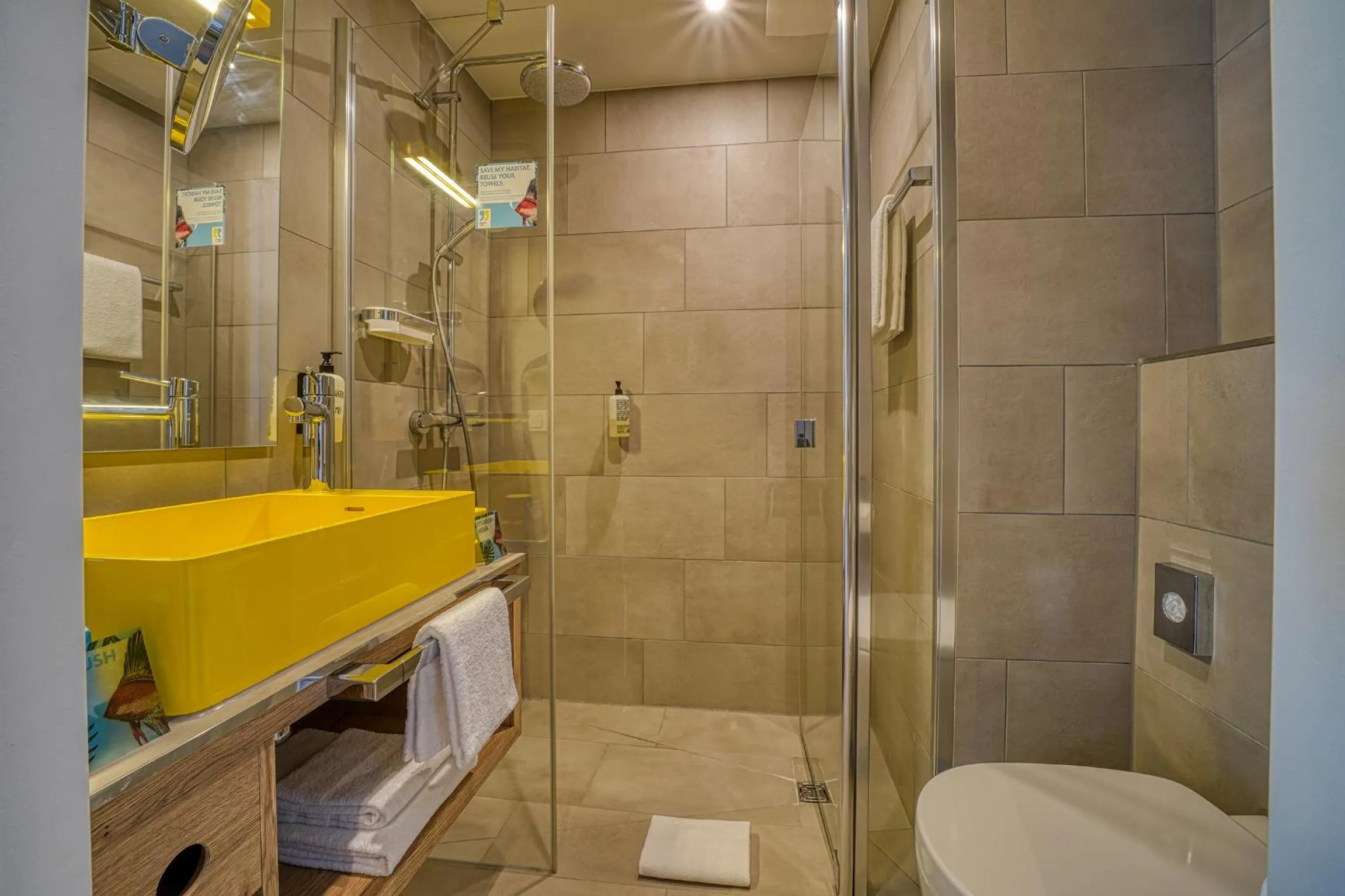 Bathroom in NinetyNine Augsburg