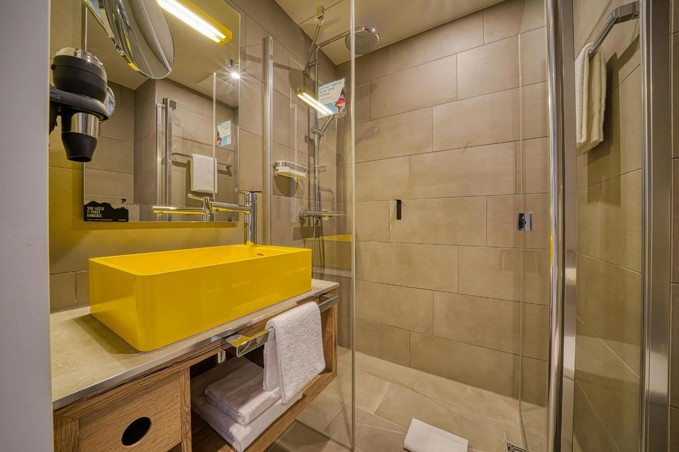 Bathroom in NinetyNine Augsburg