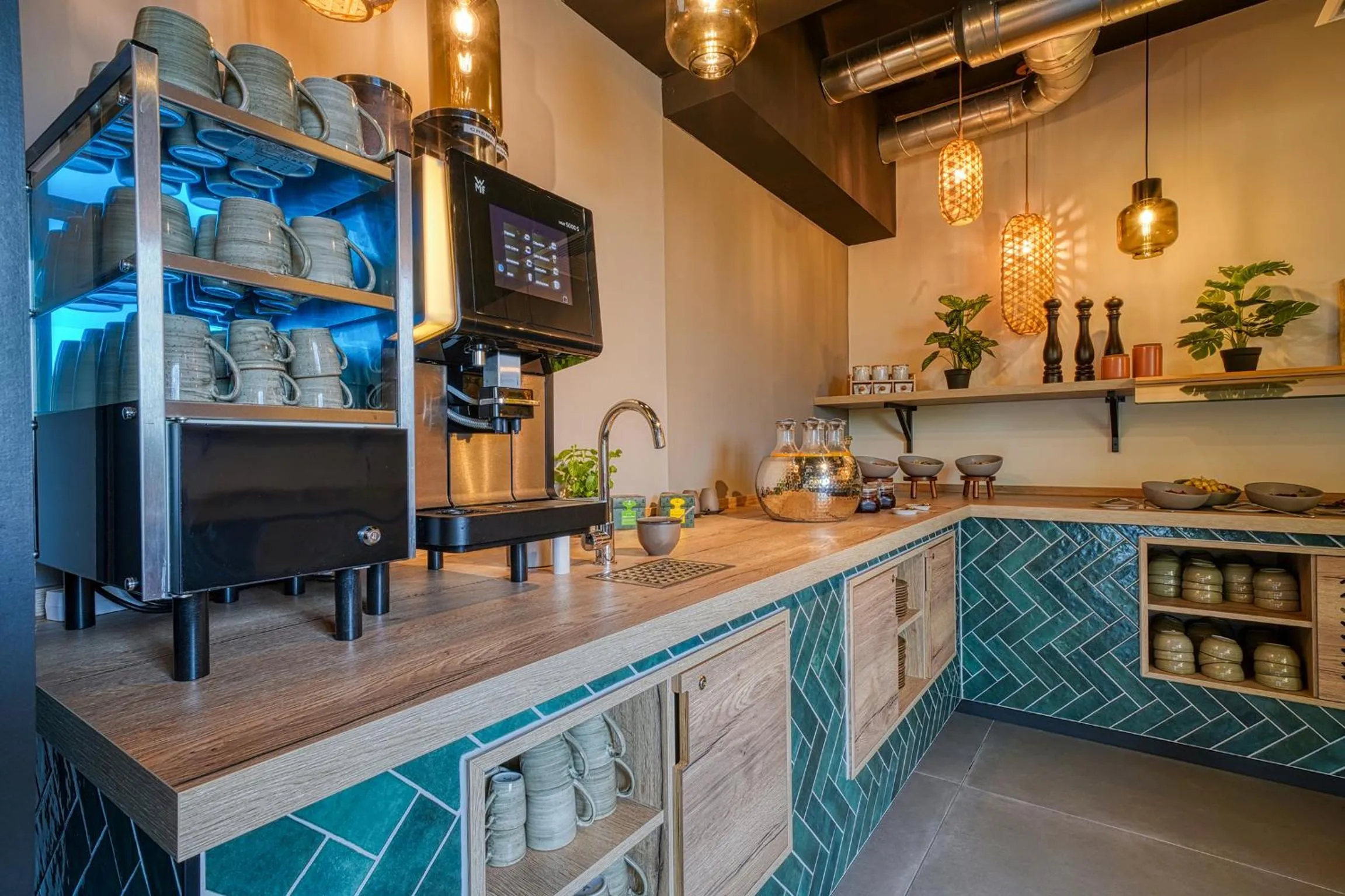 Buffet breakfast in NinetyNine Augsburg