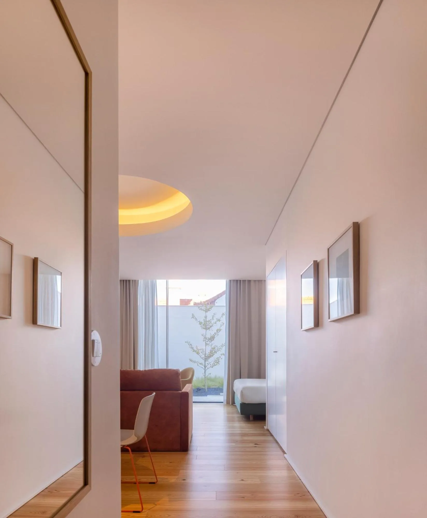 Living room, Bed in Lisbon Serviced Apartments - Estrela