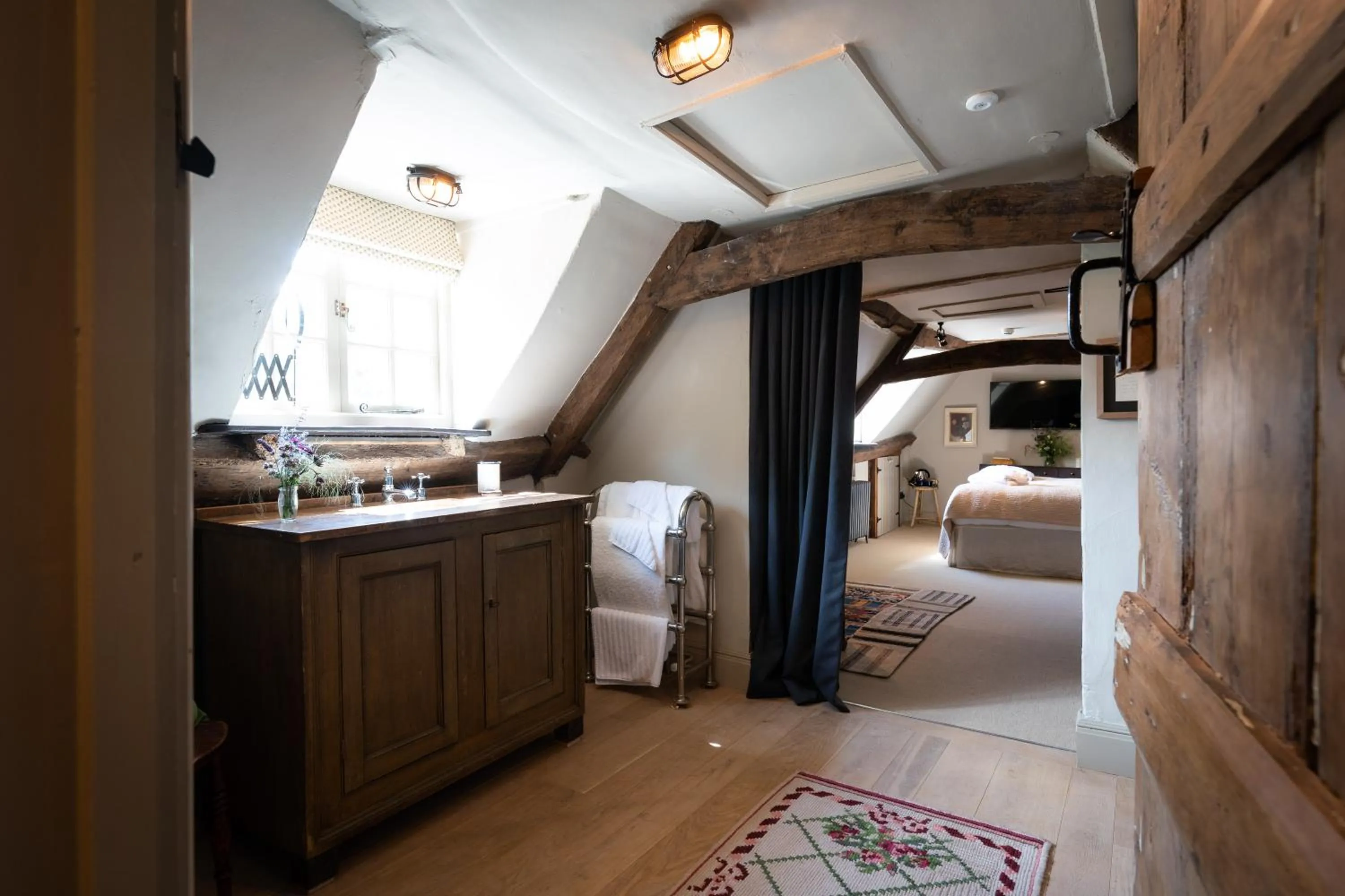 Bathroom, Bed in Royal Oak Ramsden