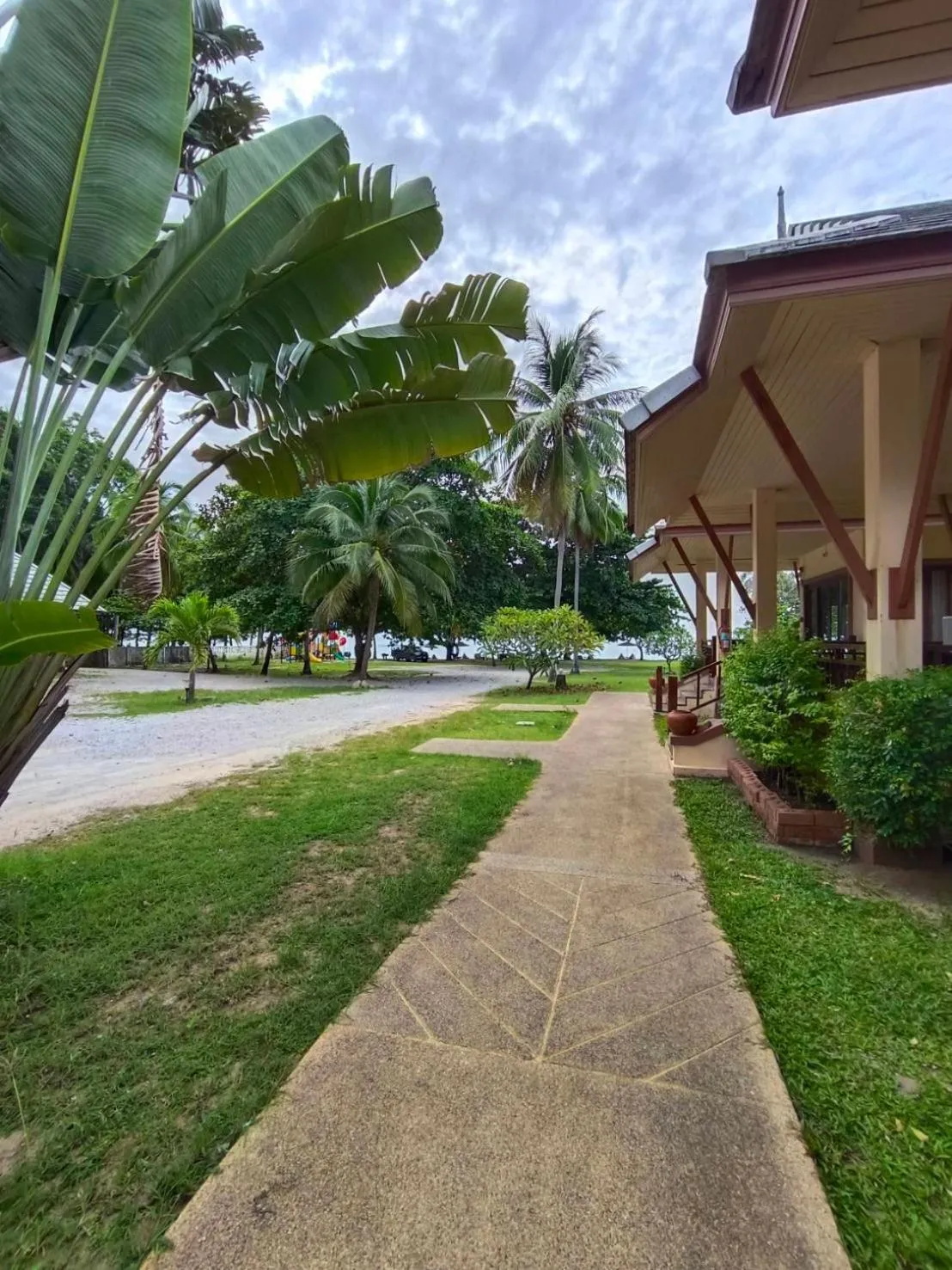 Chaithalay Khanom Resort