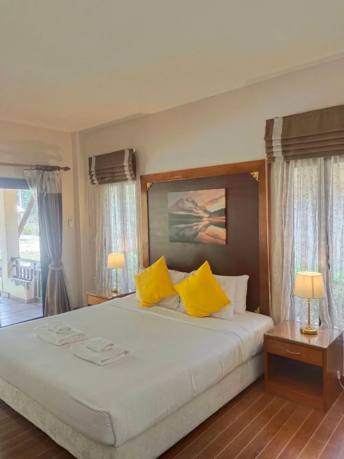 Bed in Chaithalay Khanom Resort