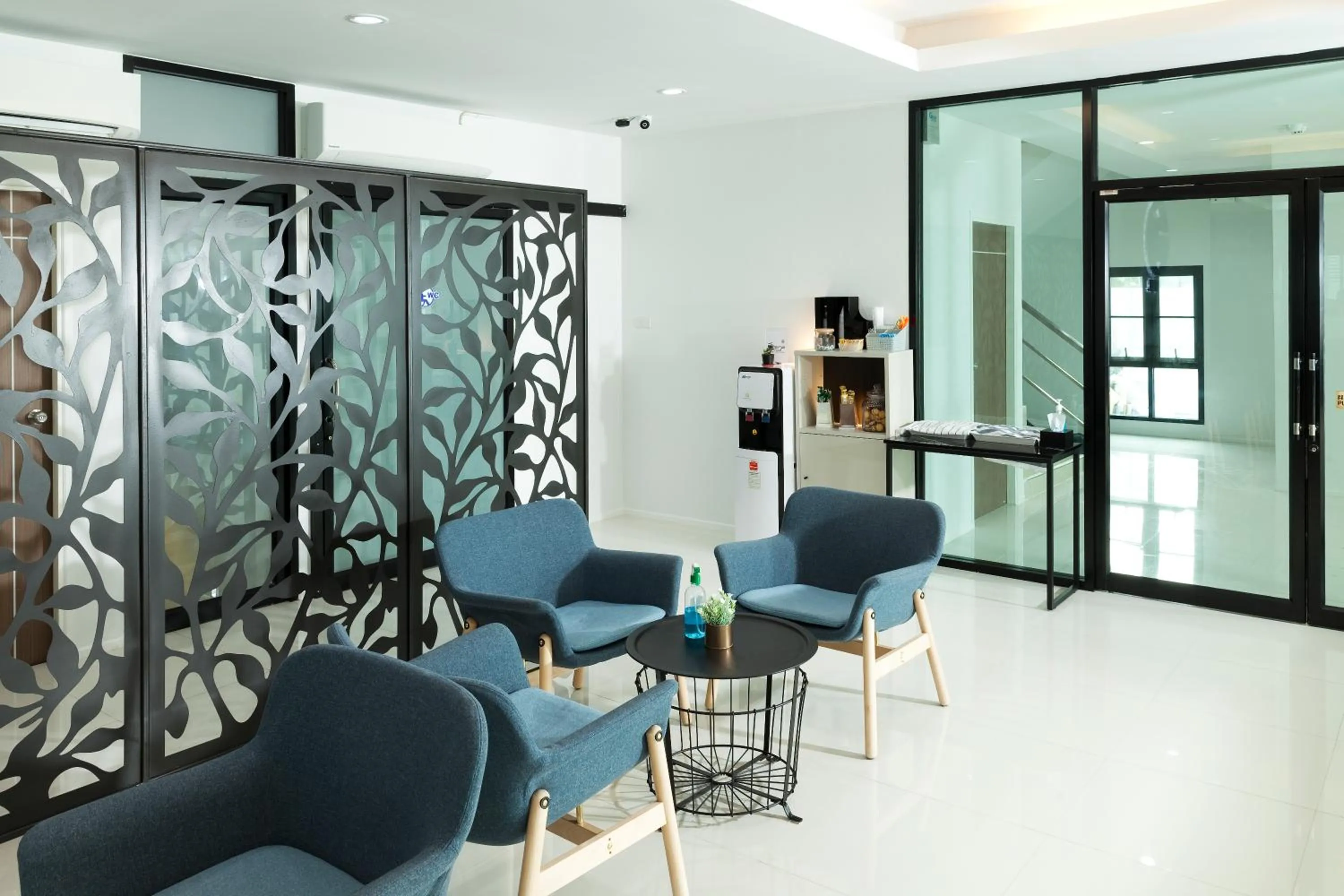 Lobby or reception in B Hotel