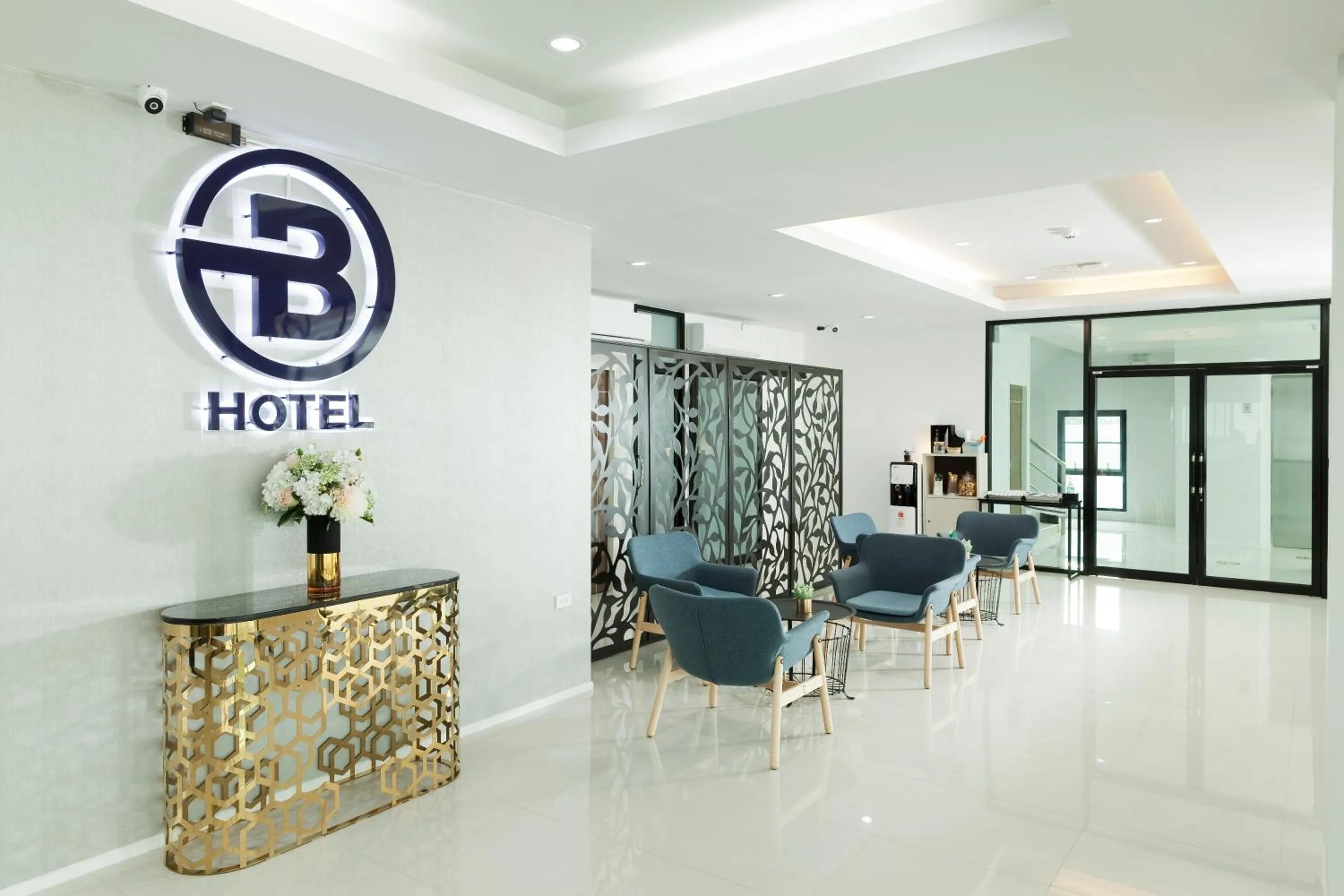 Lobby or reception in B Hotel