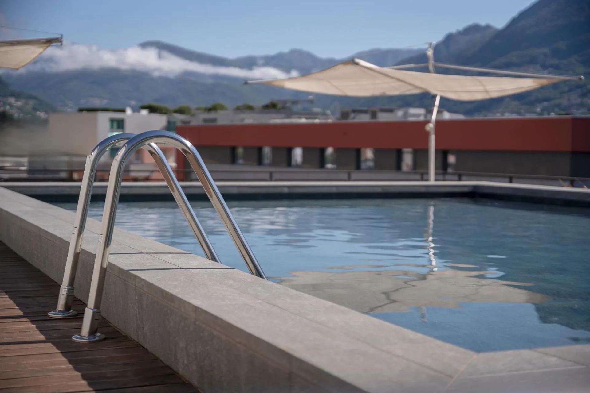 Swimming pool in Hotel Admiral Lugano