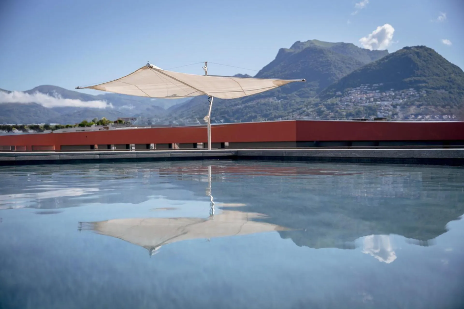 Swimming pool in Hotel Admiral Lugano