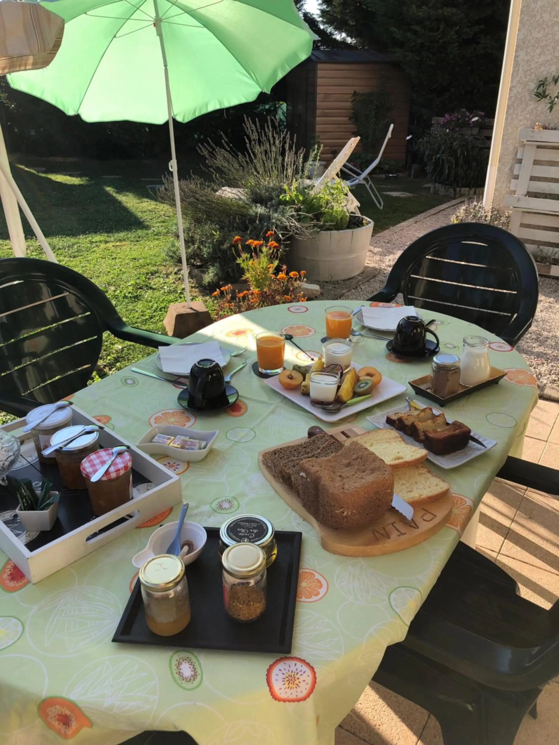 Breakfast in NAT&LYS