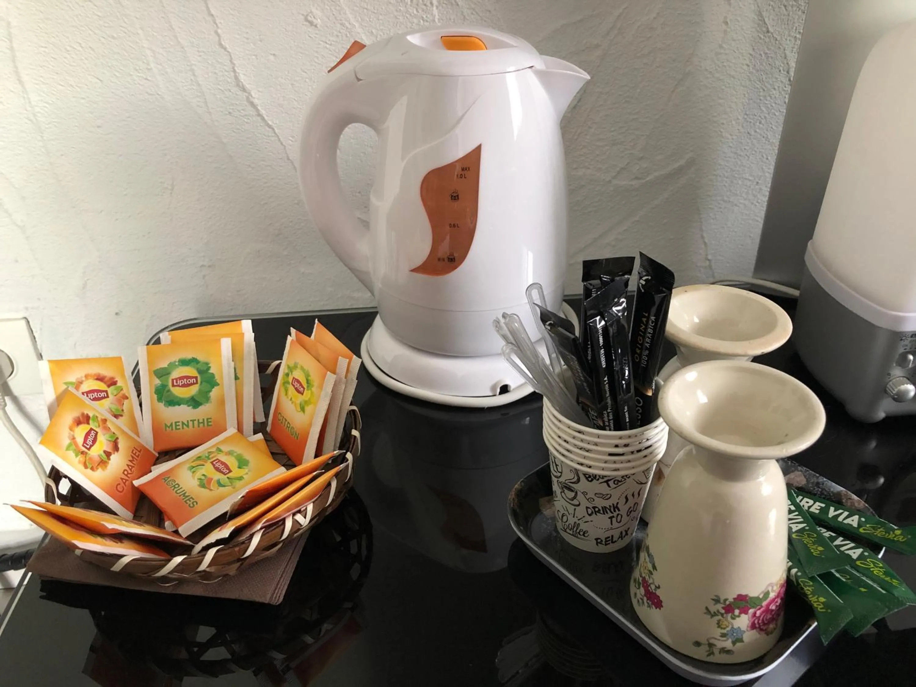 Coffee/tea facilities in NAT&LYS