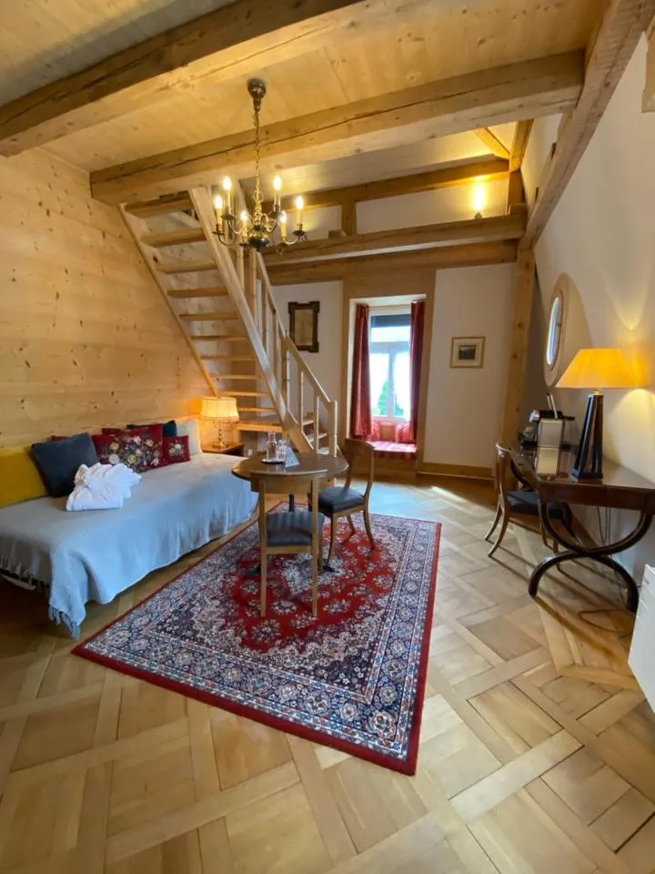 Photo of the whole room, Bed in Carlton-Europe Vintage Adults Hotel