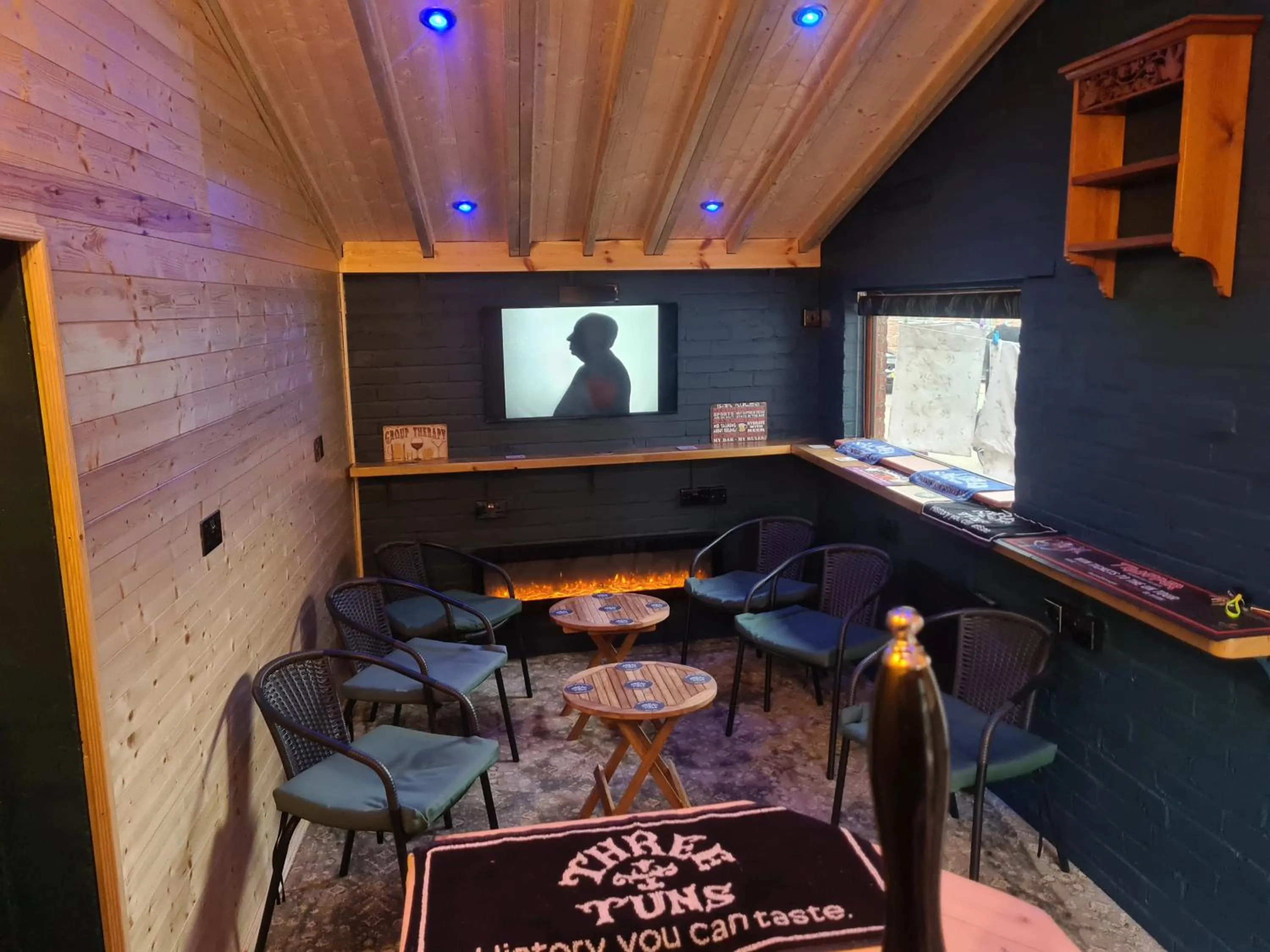 Lounge or bar in Upper Eyton Farmhouse B&B