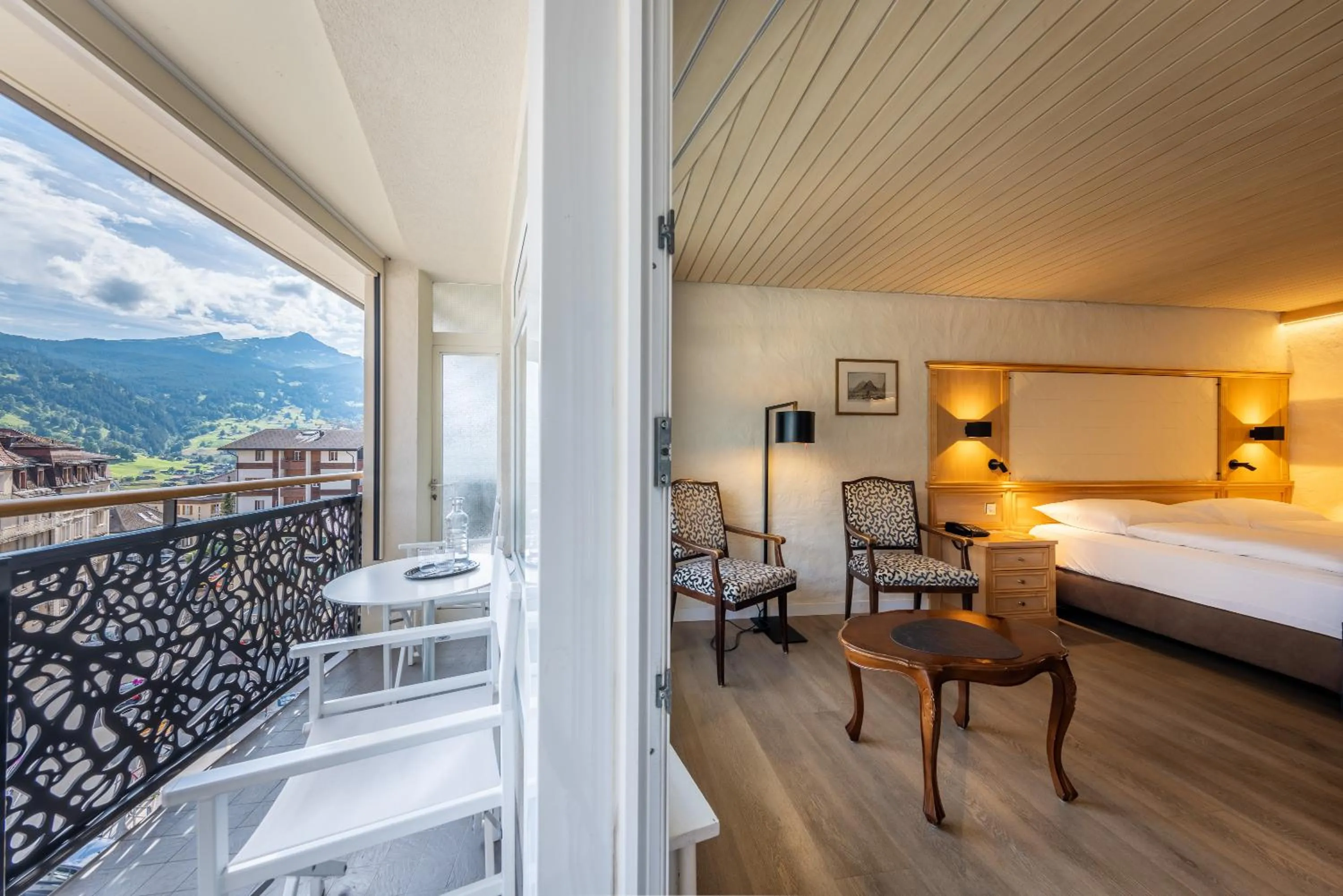 View (from property/room), Bed in Hotel Kreuz & Post Grindelwald