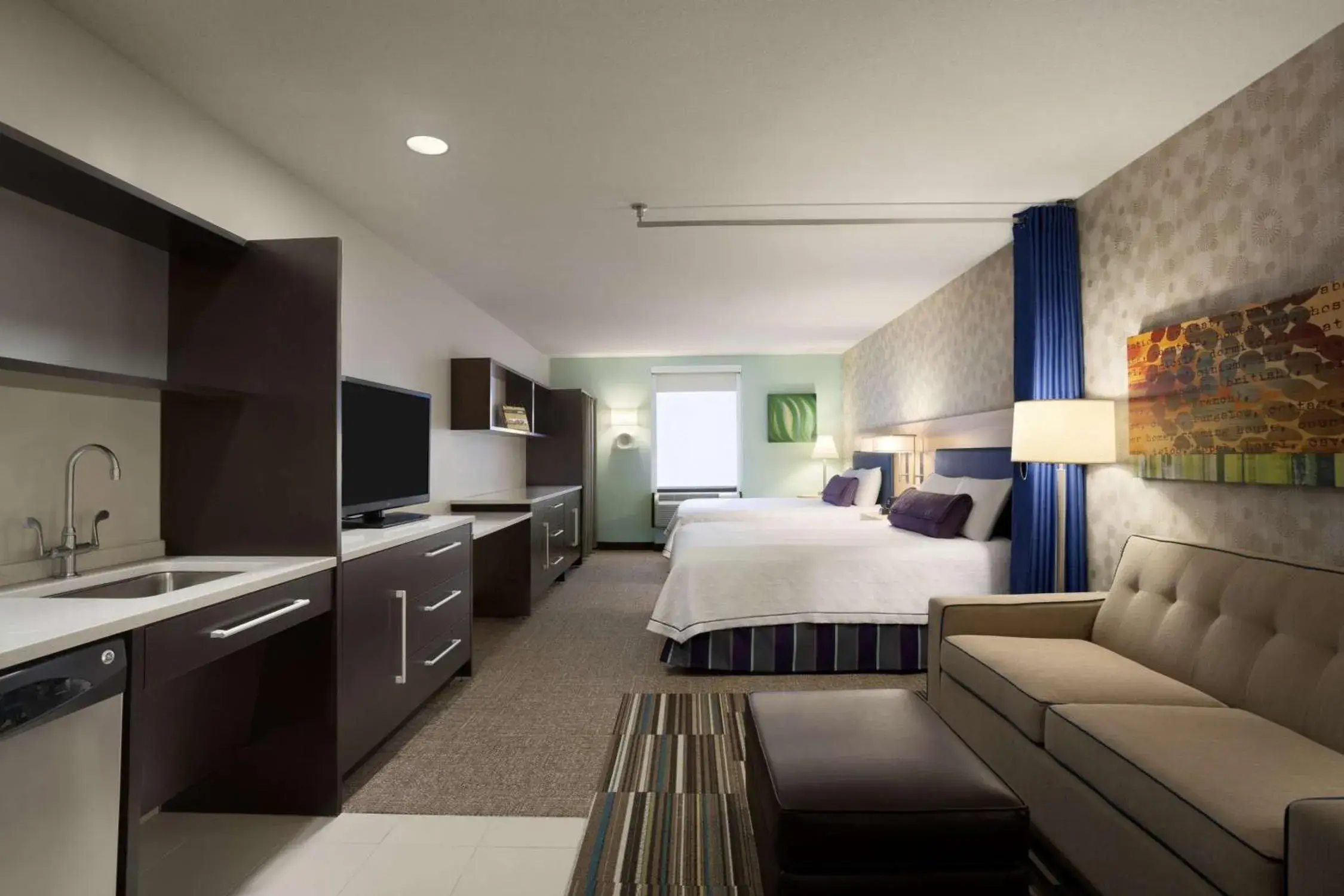 Double Room with Two Double Beds - Disability Access Roll in Shower in Home2 Suites by Hilton Philadelphia Convention Center Double Room with Two Double Beds - Disability Access Roll in Shower in Home2 Suites by Hilton Philadelphia Convention Center