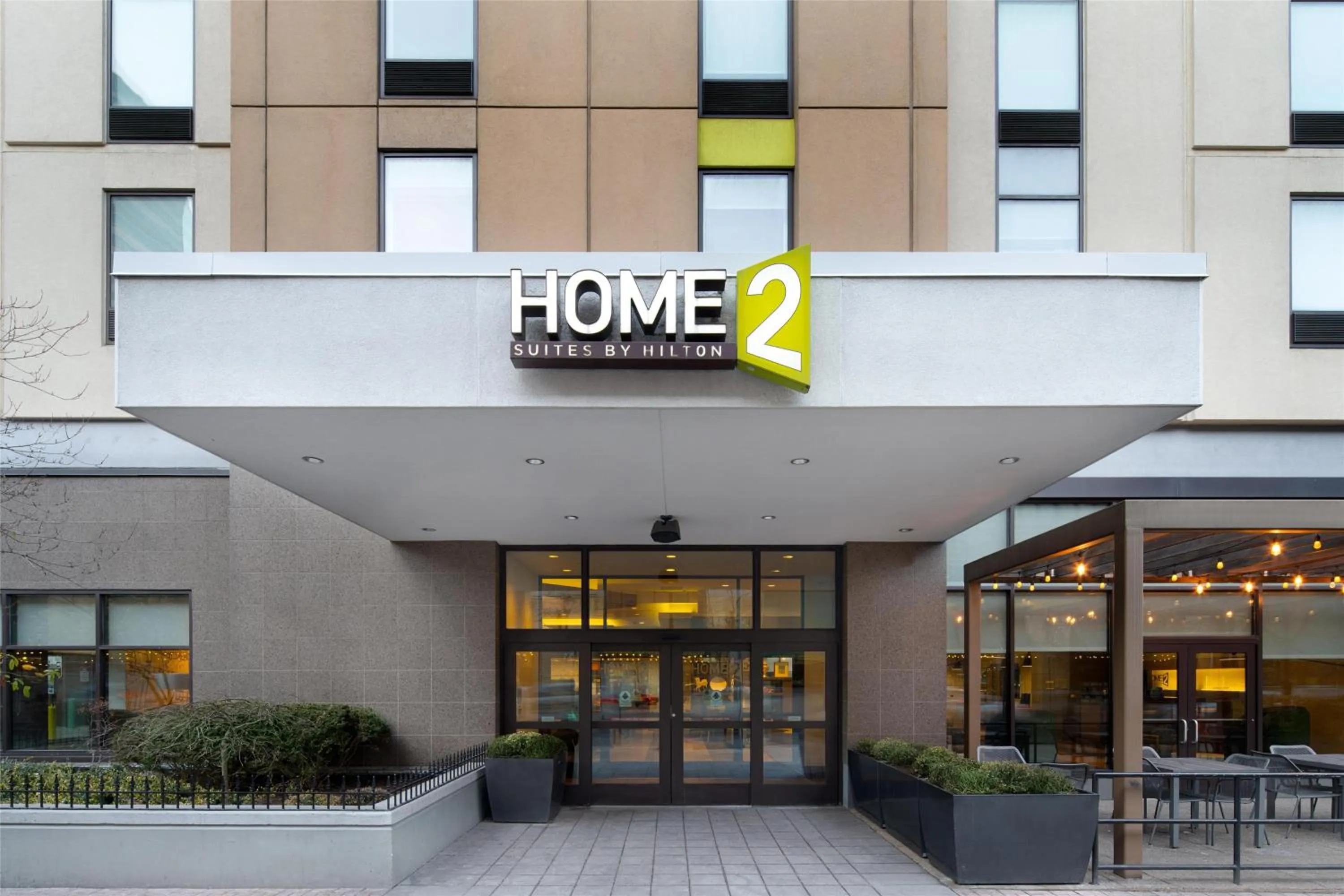 Property building in Home2 Suites by Hilton Philadelphia Convention Center