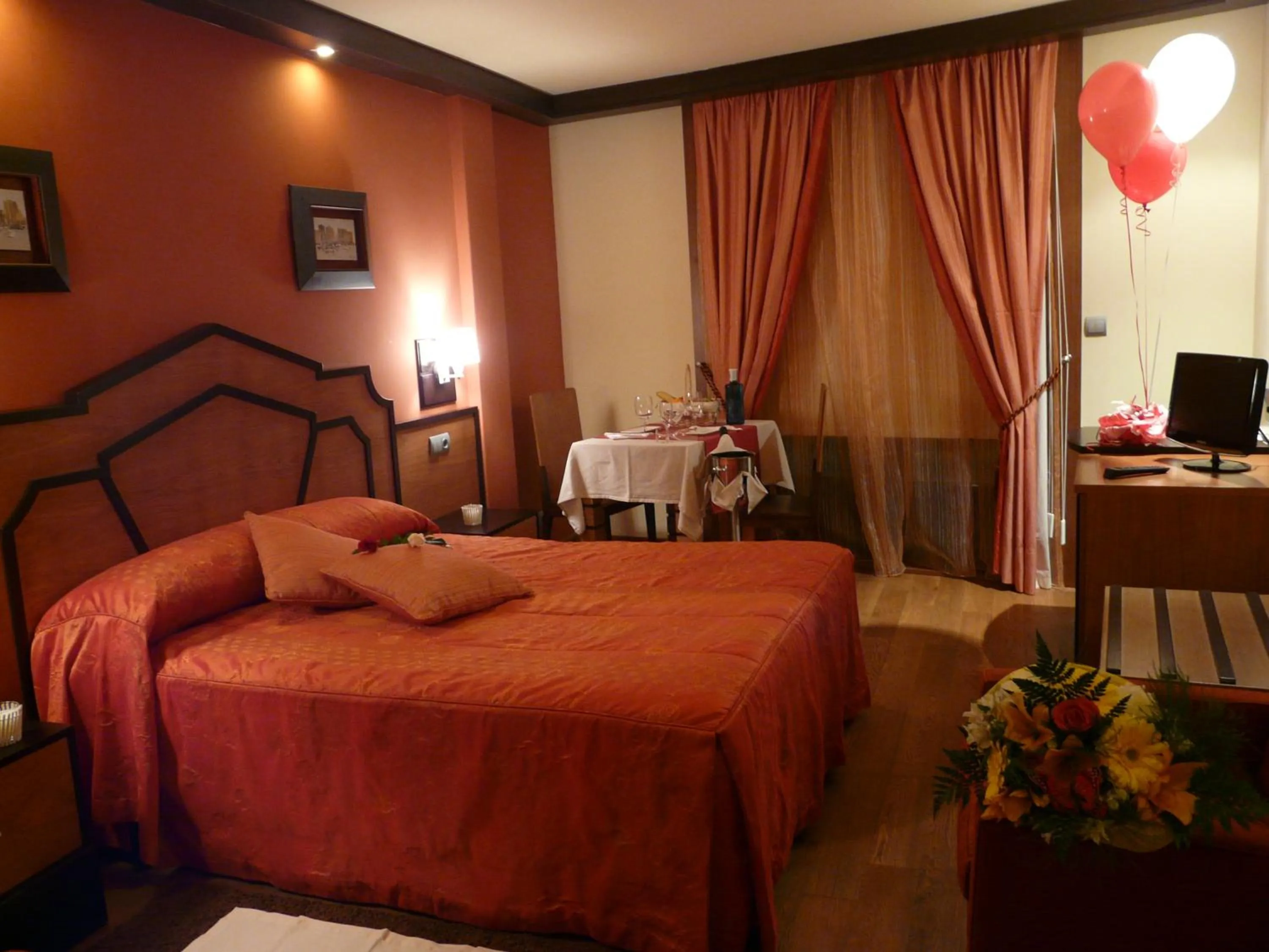 Bed in Hotel · Restaurante Asador Tio Manolo