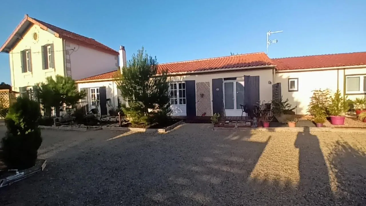Property building in Le Clos des Passiflores