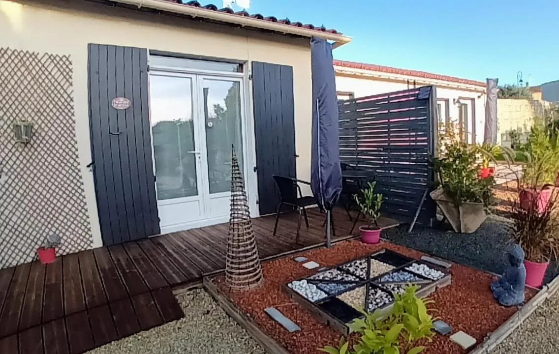 Patio in Le Clos des Passiflores