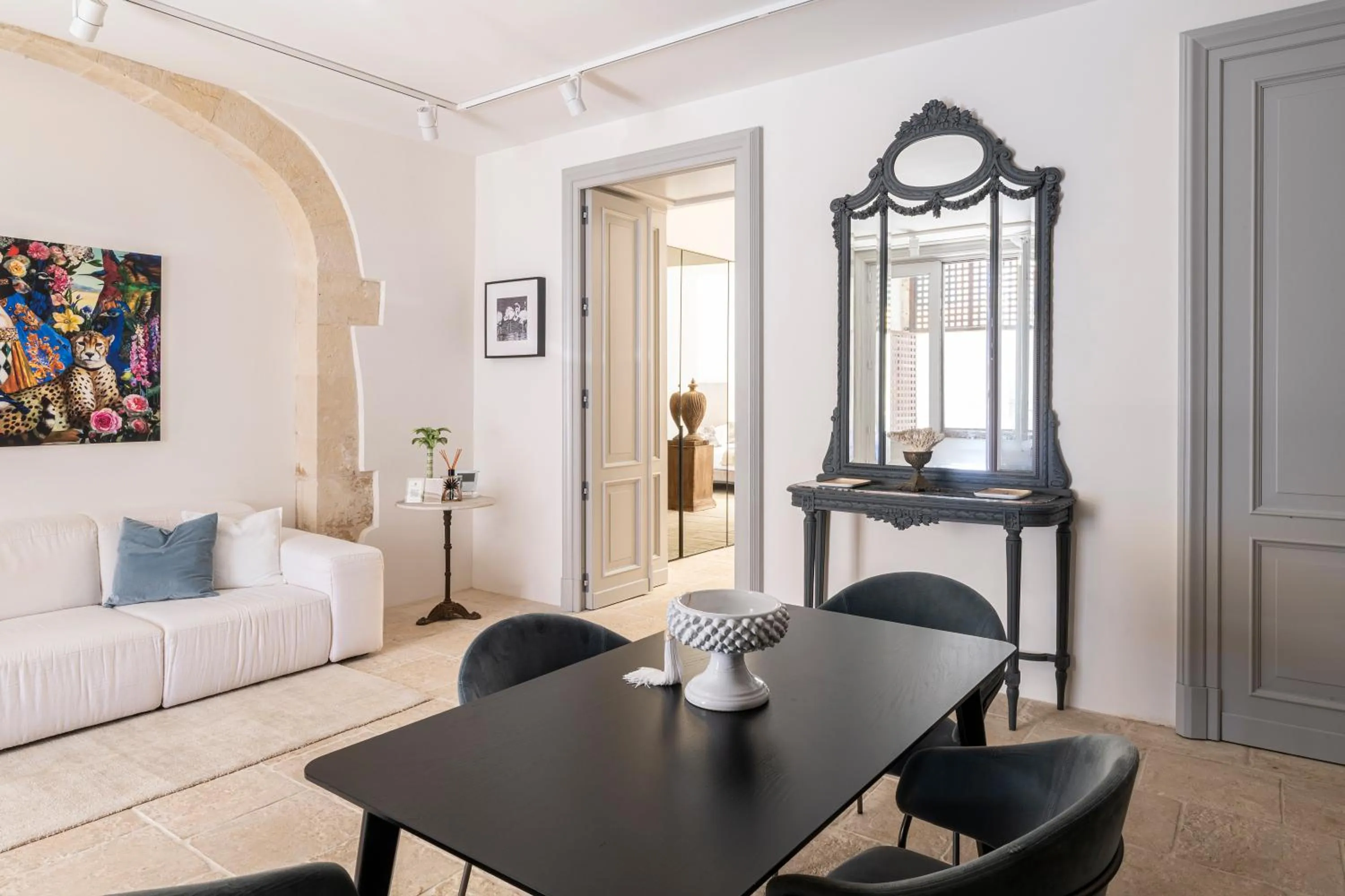 Living room in La Dépendance Hotel