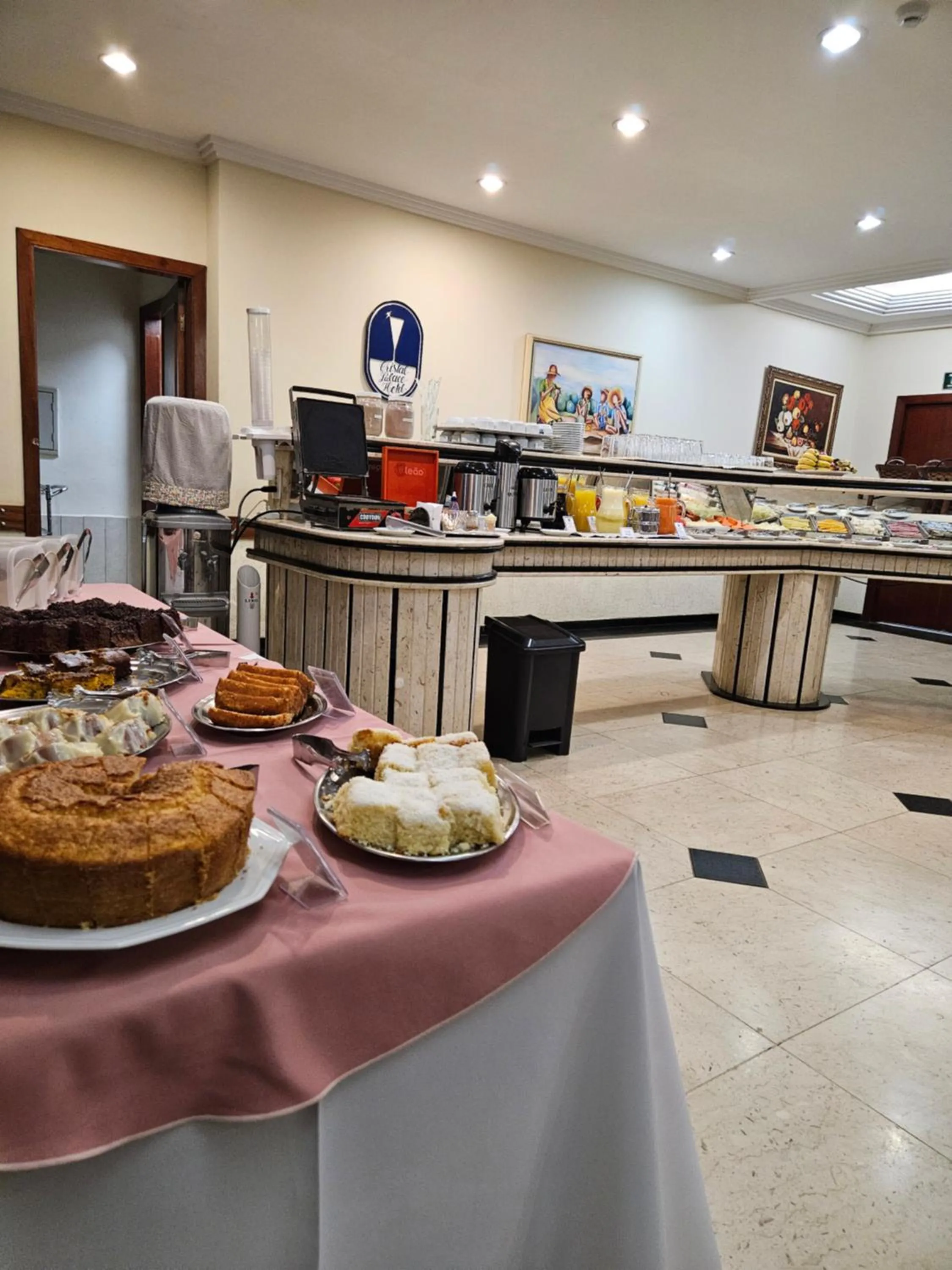 Breakfast in Cristal Palace Hotel