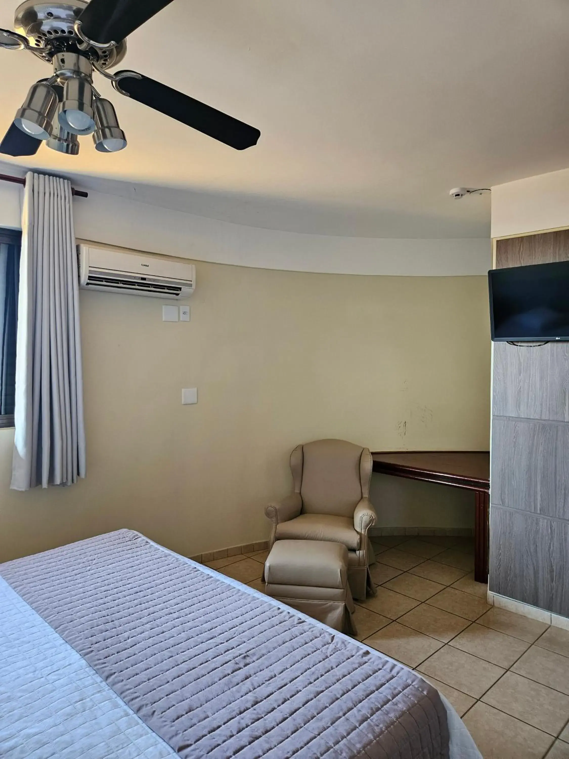 Deluxe Suite in Cristal Palace Hotel Deluxe Suite in Cristal Palace Hotel