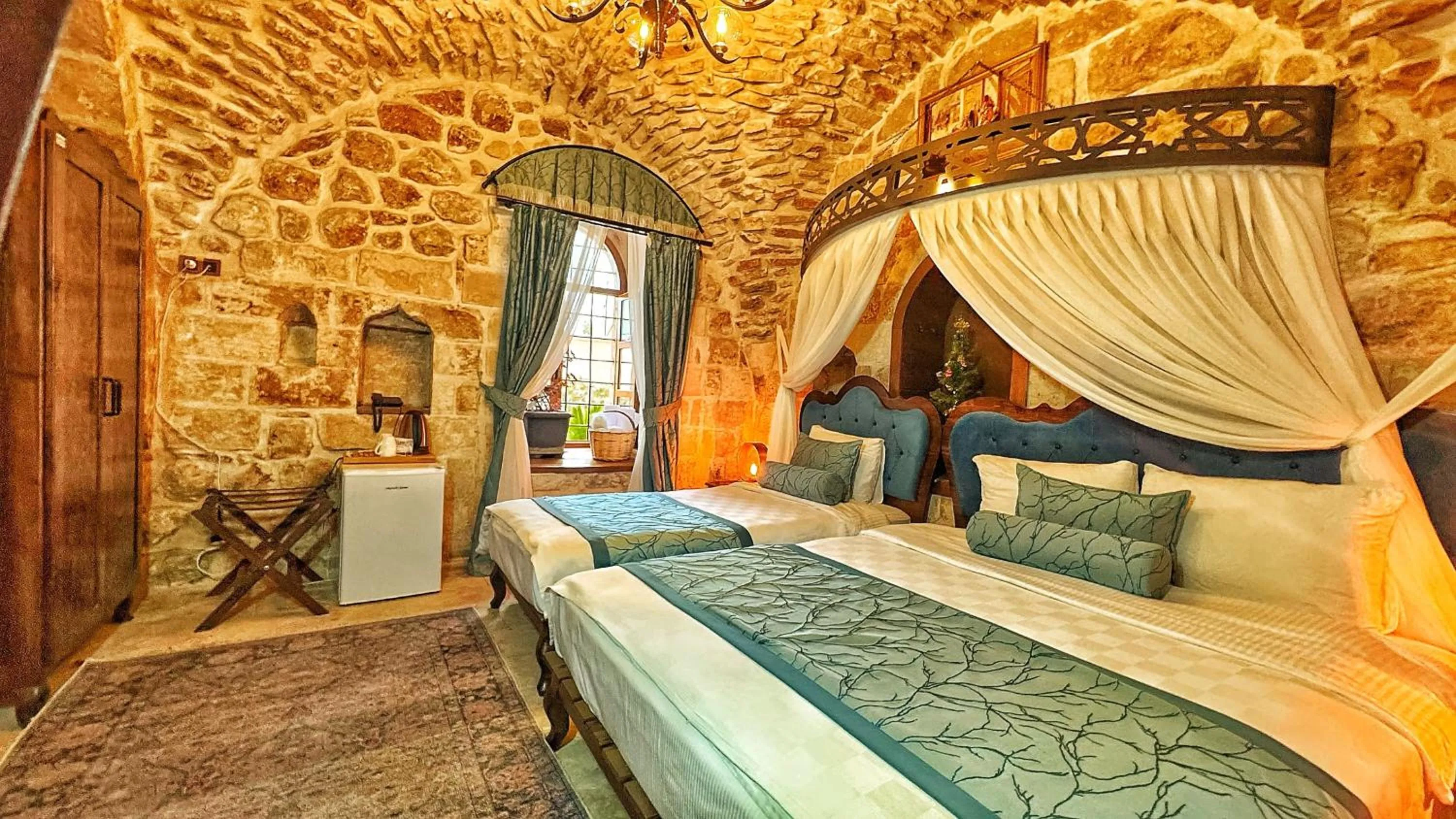 Photo of the whole room, Bed in Fairouz Konak Otel