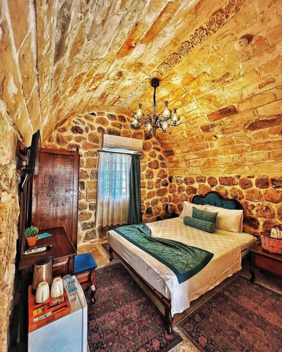 Photo of the whole room, Bed in Fairouz Konak Otel