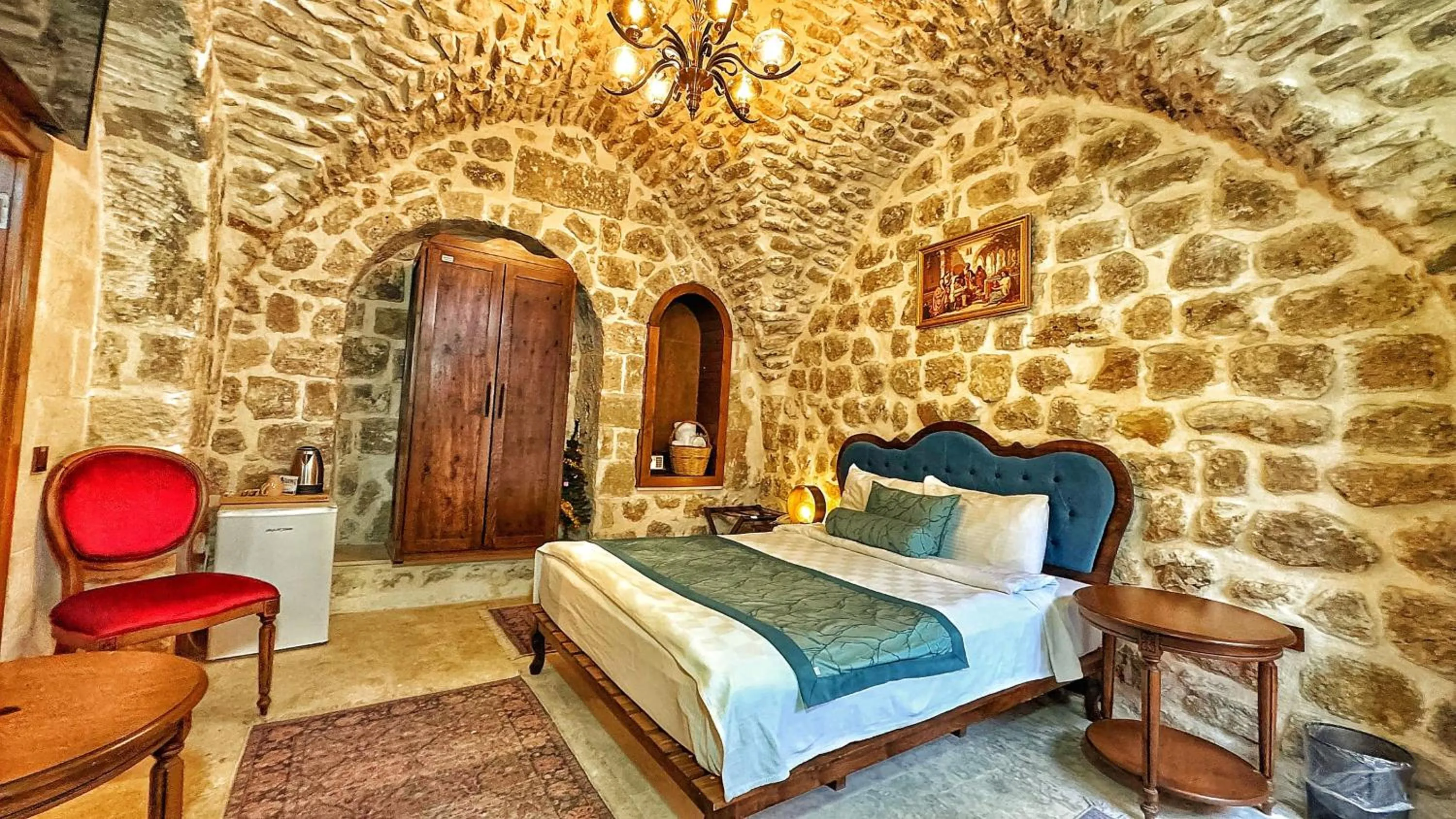 Photo of the whole room, Bed in Fairouz Konak Otel