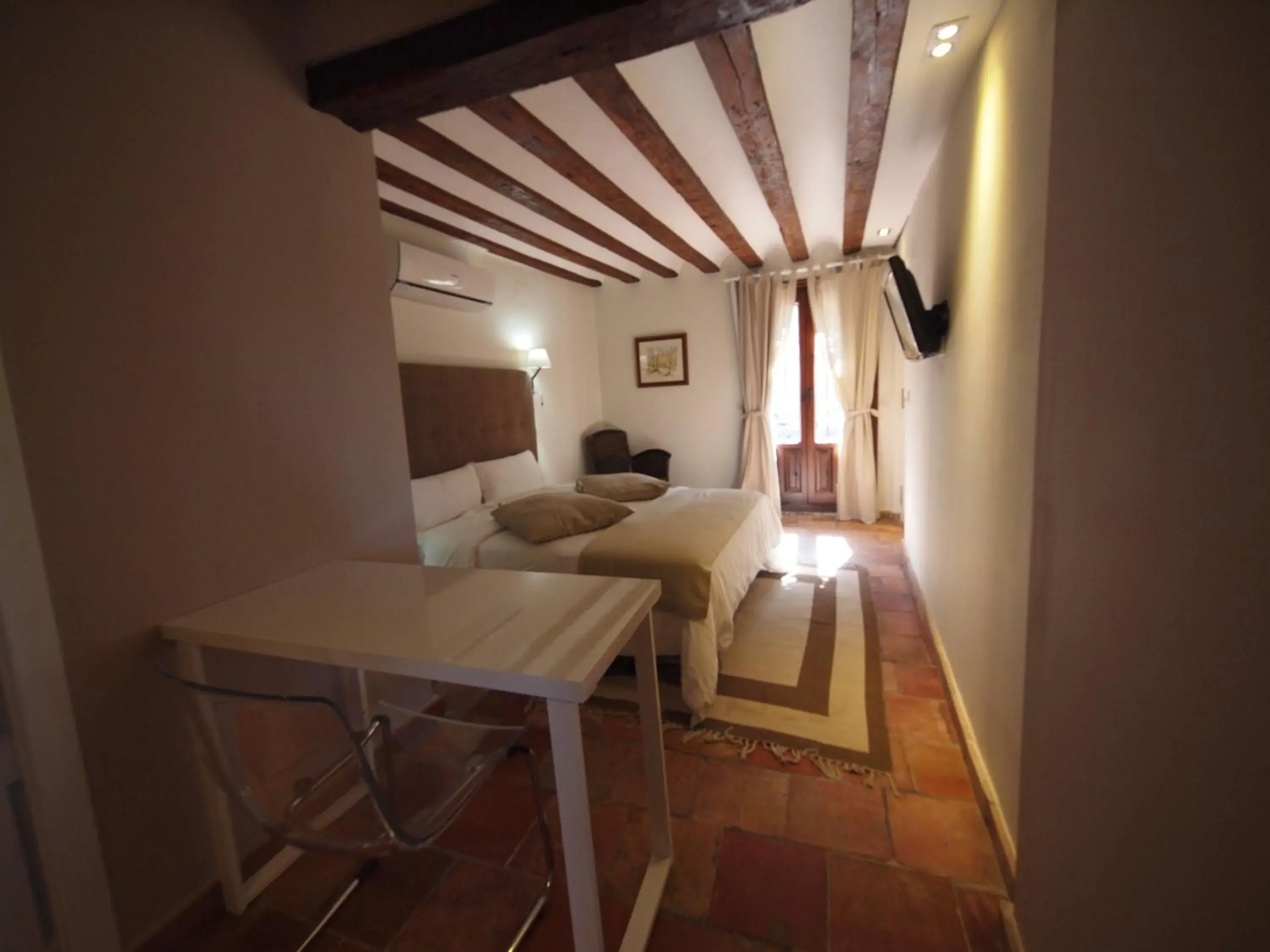 Double or Twin Room with Private Bathroom in Los Ojos de la Mora Apartamentos Boutique Double or Twin Room with Private Bathroom in Los Ojos de la Mora Apartamentos Boutique