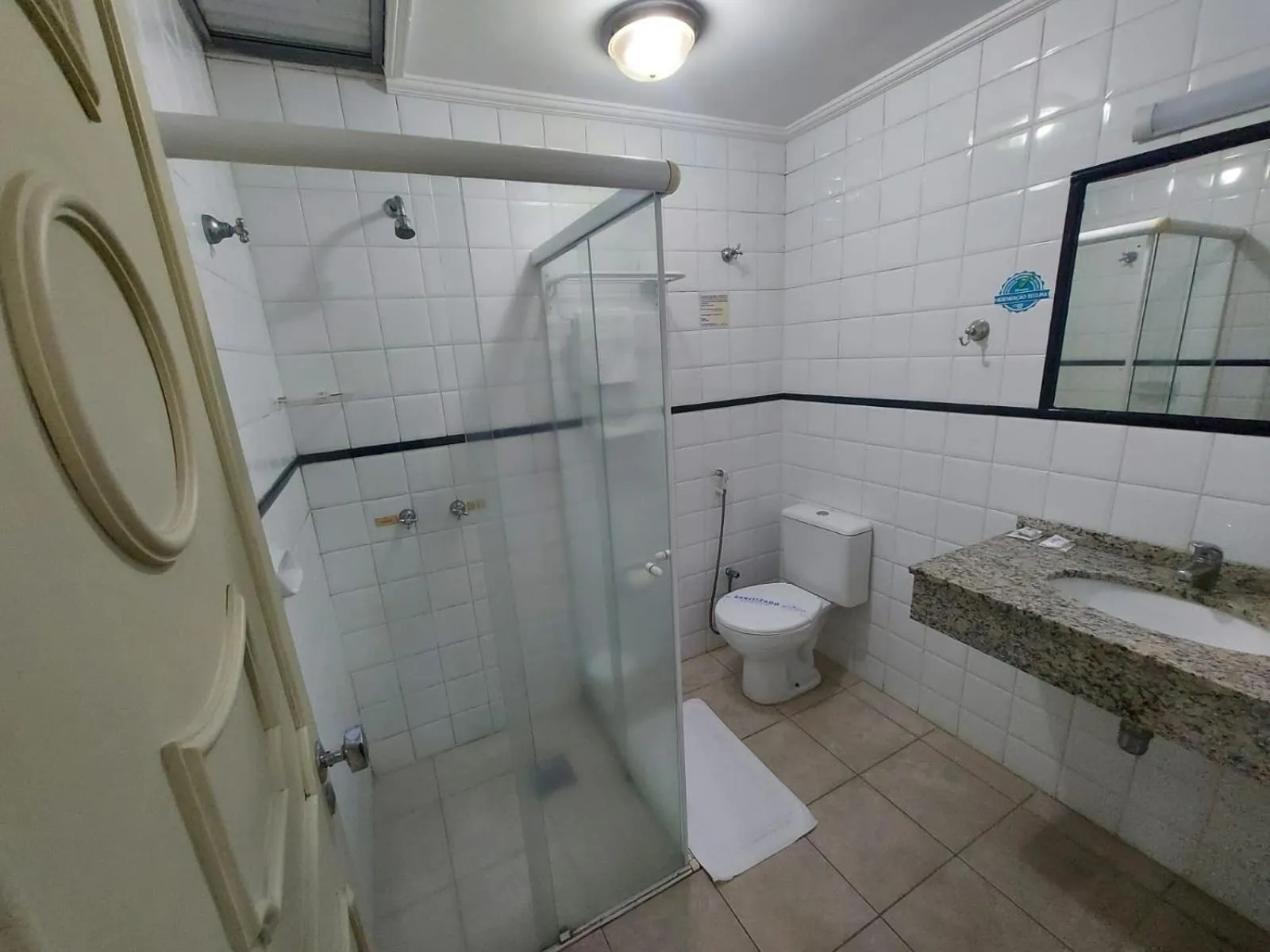 Shower in Hotel Tenda