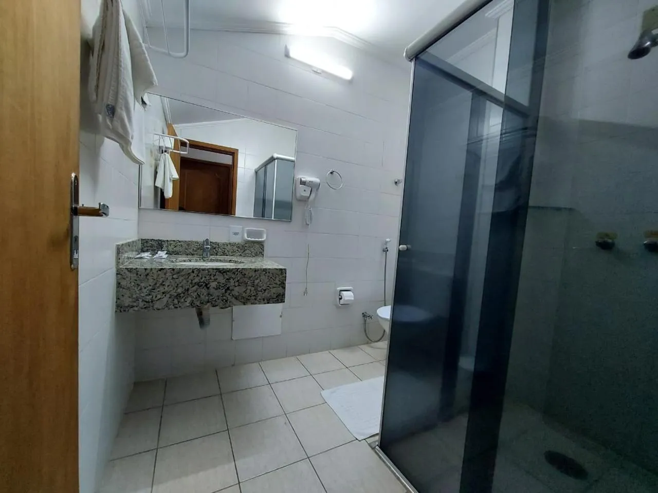 Shower in Hotel Tenda