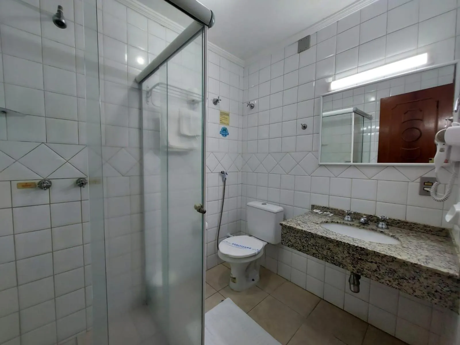 Shower in Hotel Tenda