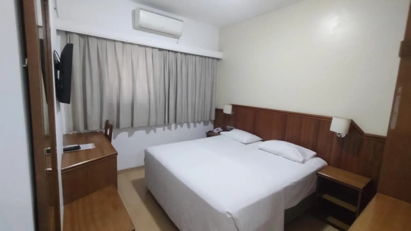 Bed in Hotel Tenda