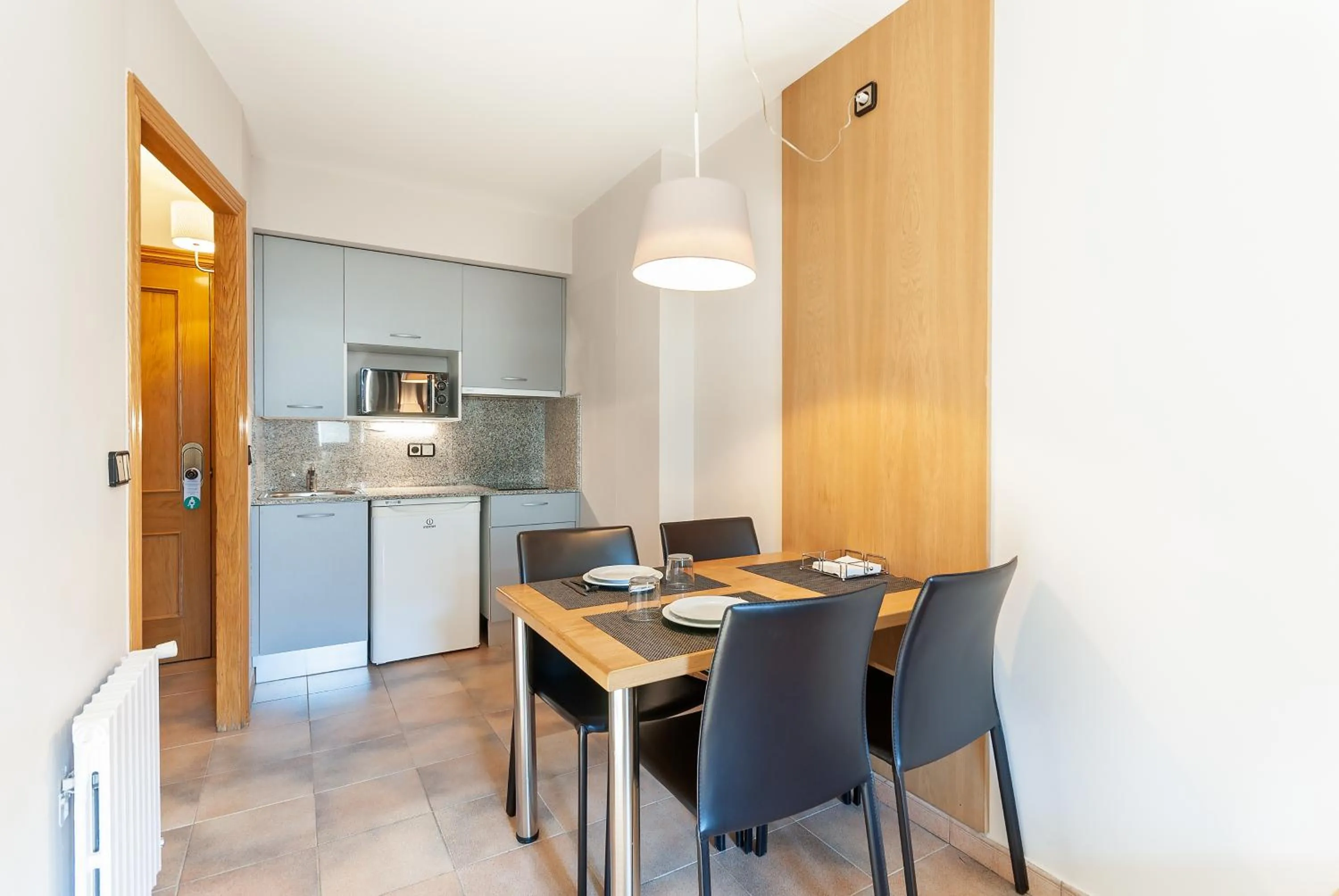 Kitchen or kitchenette in Aparthotel El Serch