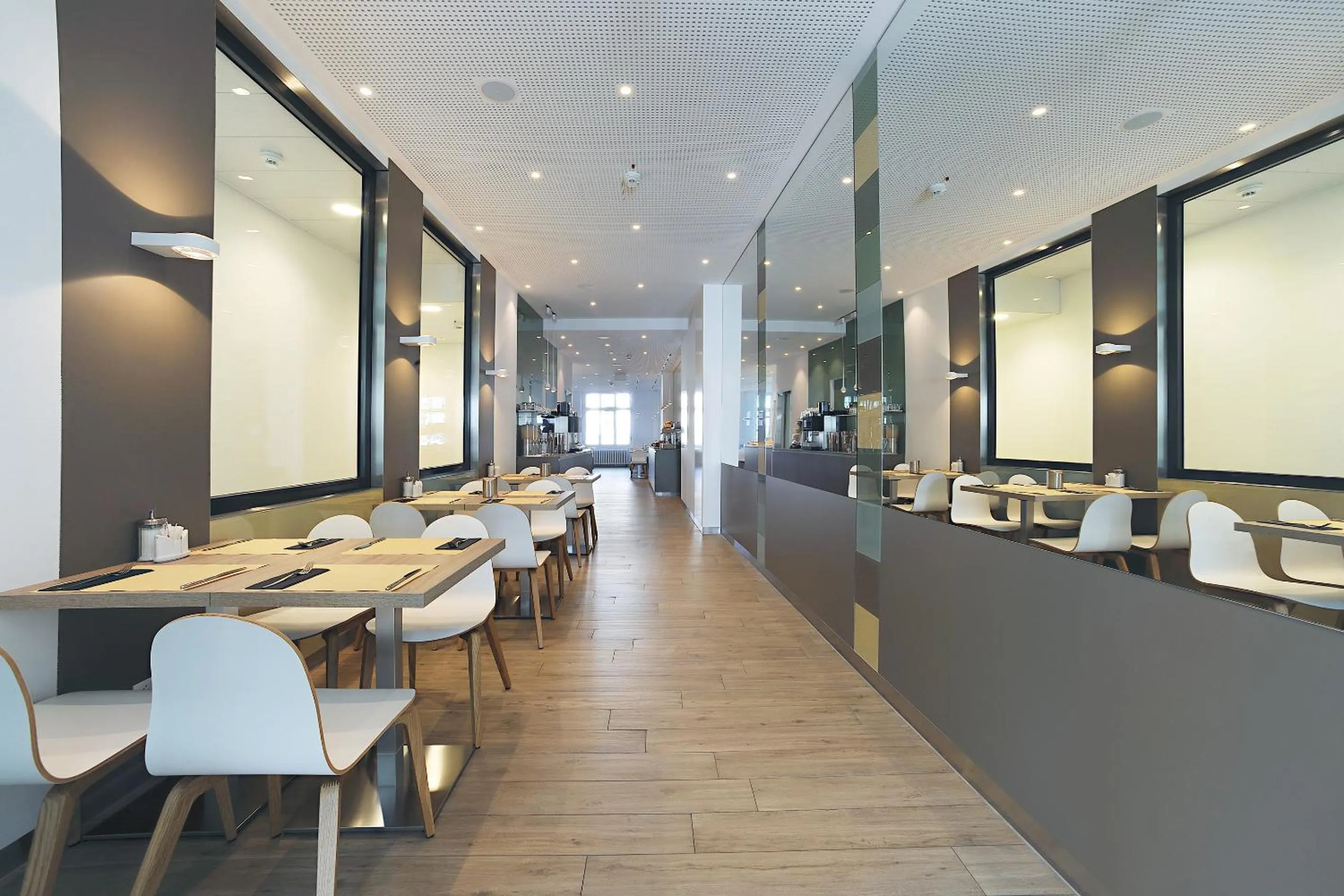 Restaurant/places to eat in Hotel City am Bahnhof