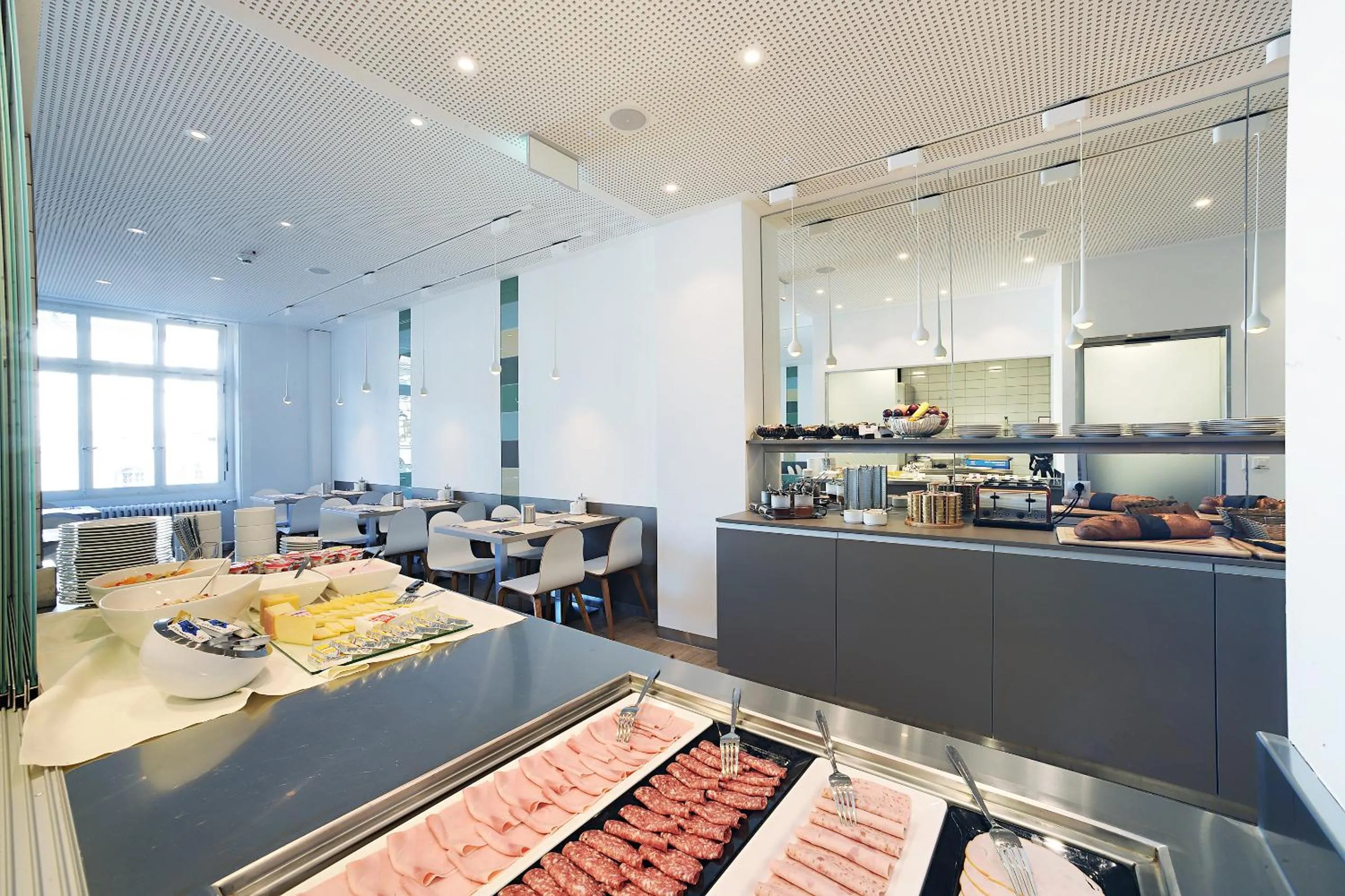 Buffet breakfast in Hotel City am Bahnhof