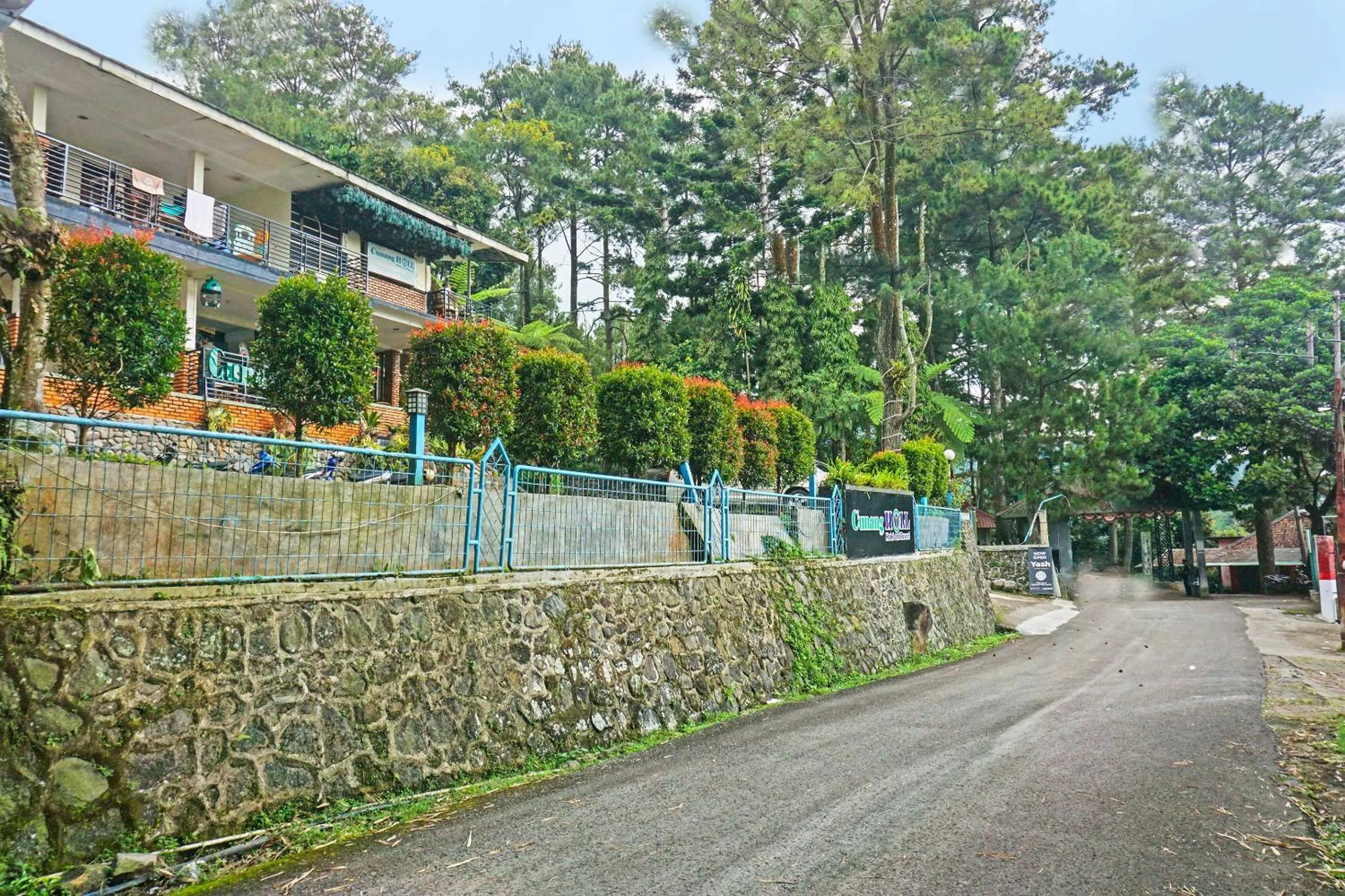 Facade/entrance in Cunang Hill Hotel & Resort