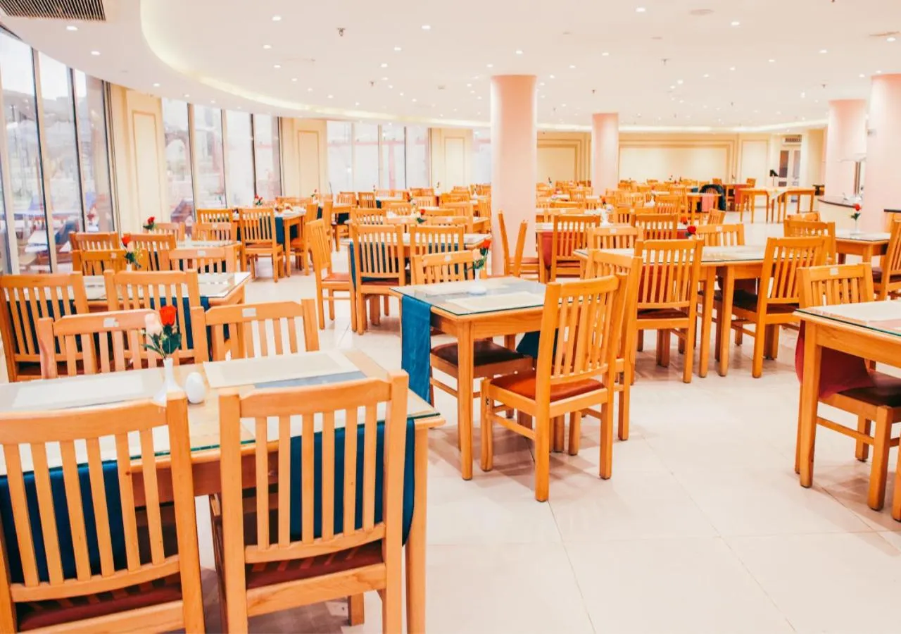 Restaurant/places to eat in Retal View North Coast Aqua Park