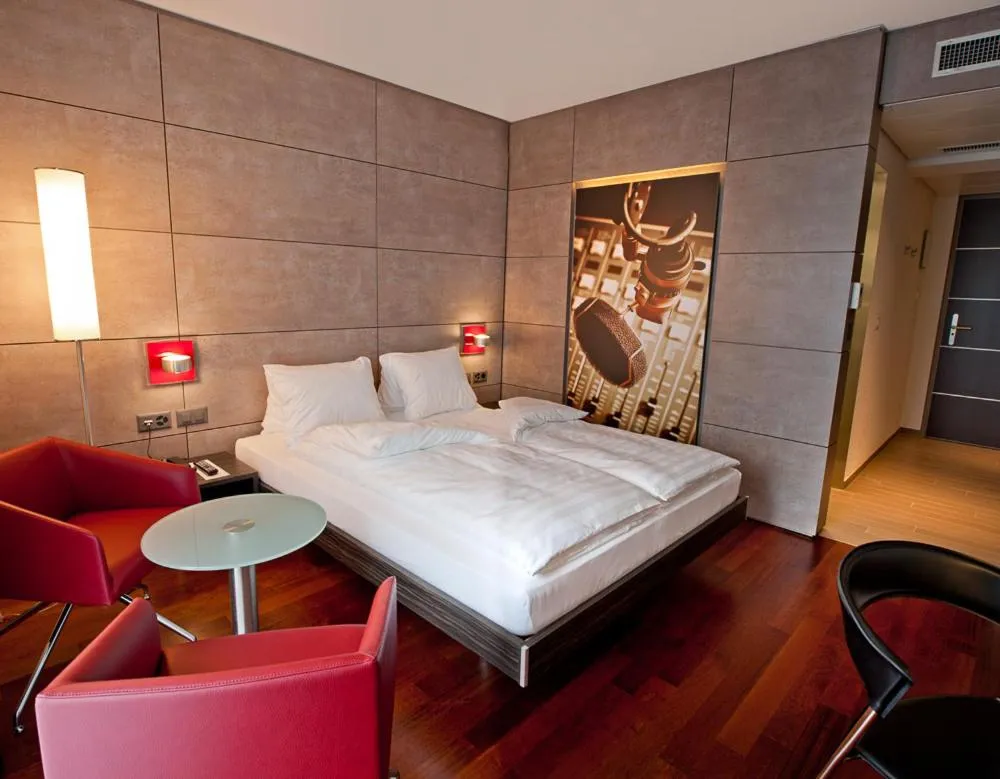 Bedroom, Bed in Hotel Sternen Oerlikon